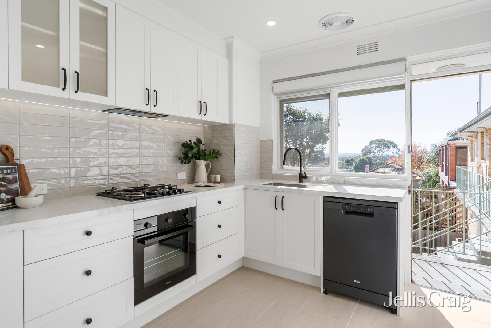 7/11 Yonga Road, Balwyn image 3
