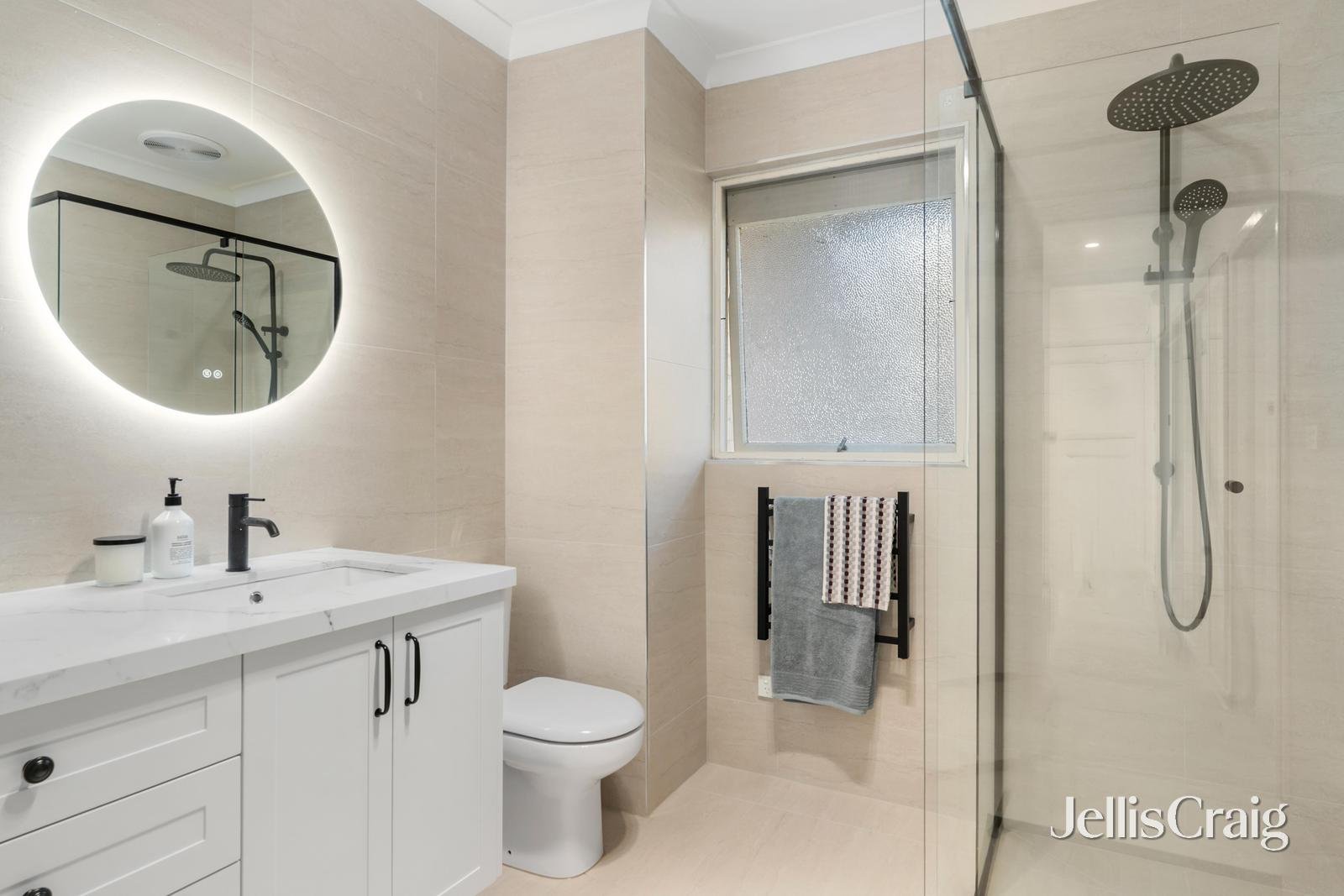 7/11 Yonga Road, Balwyn image 6