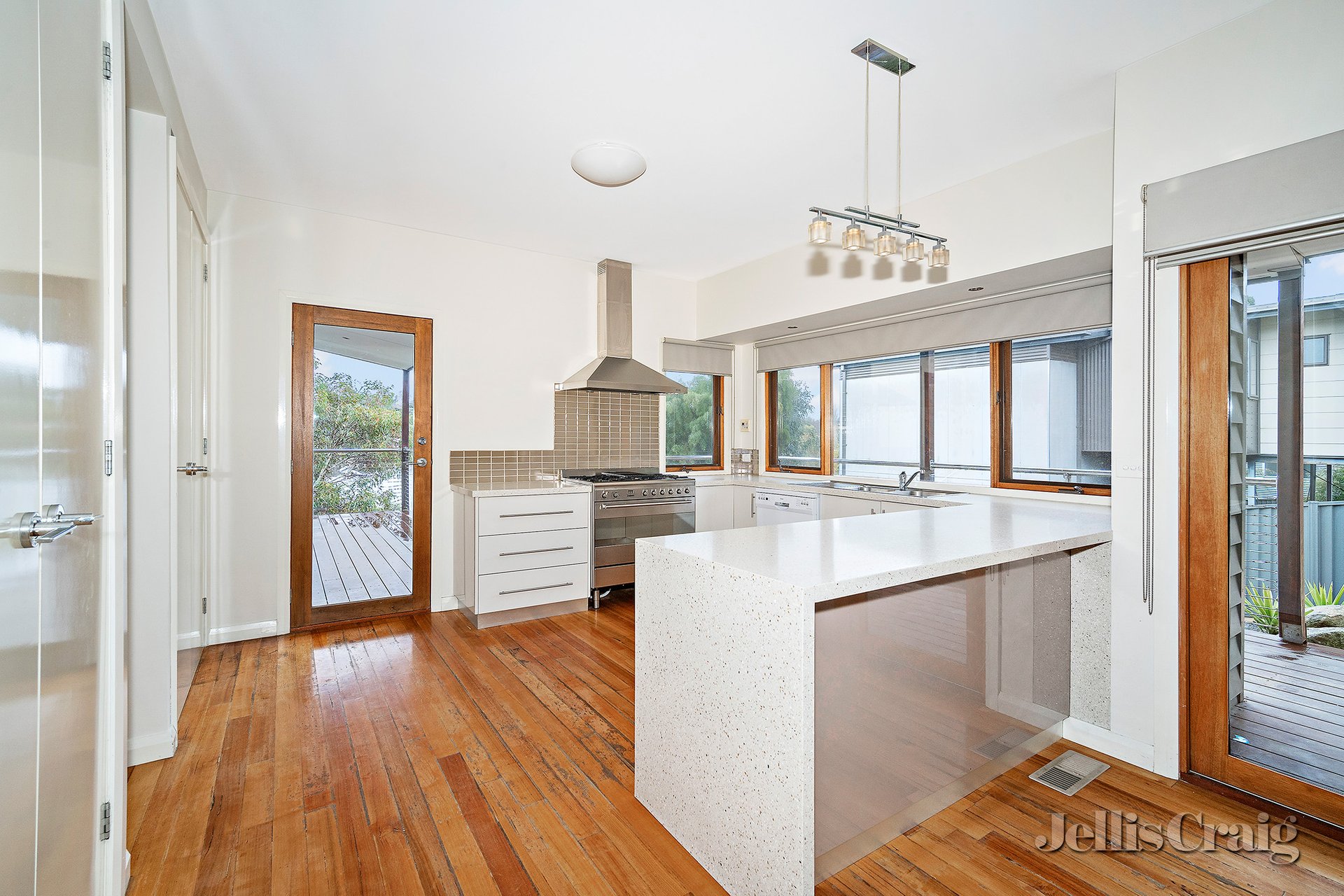 712 Bond Street, Mount&nbsp;Pleasant image 2