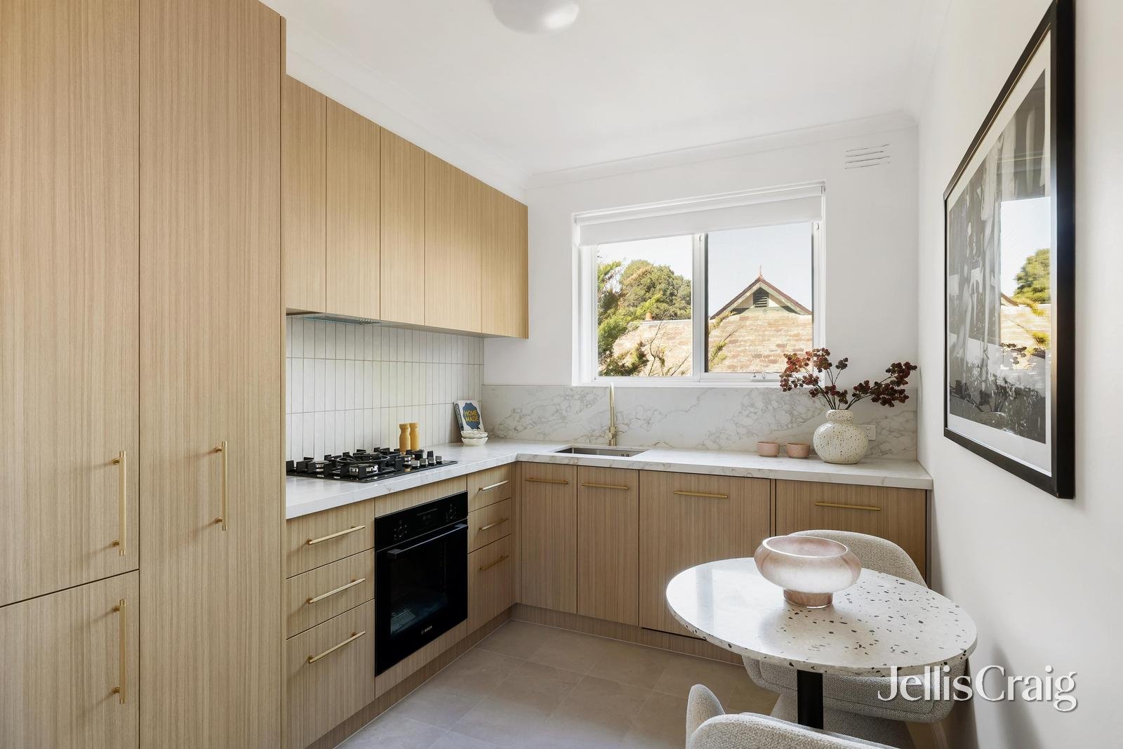 7/12 Irving Street, Malvern image 2