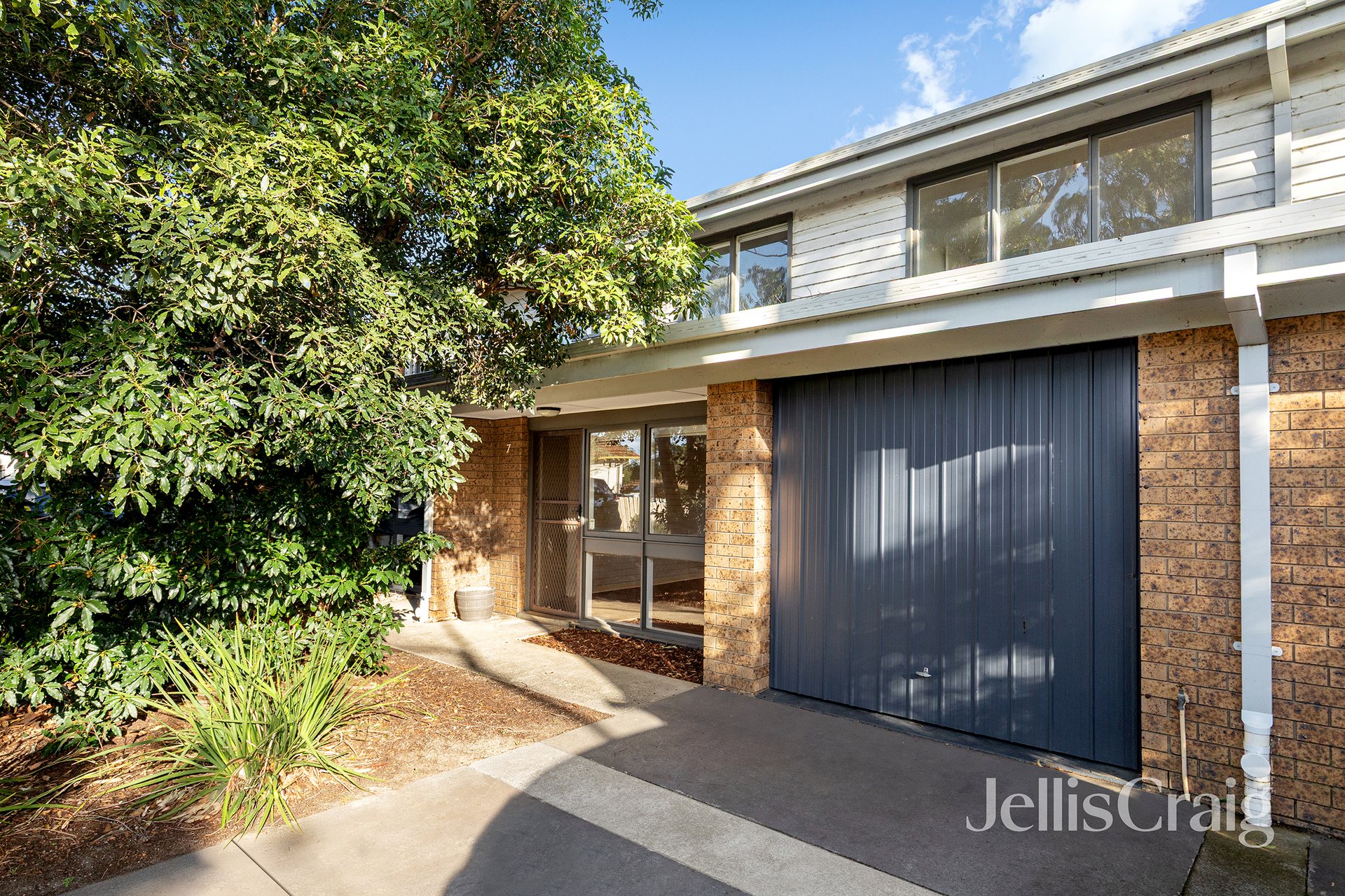 7/12 Parkview Avenue, Greensborough image 1