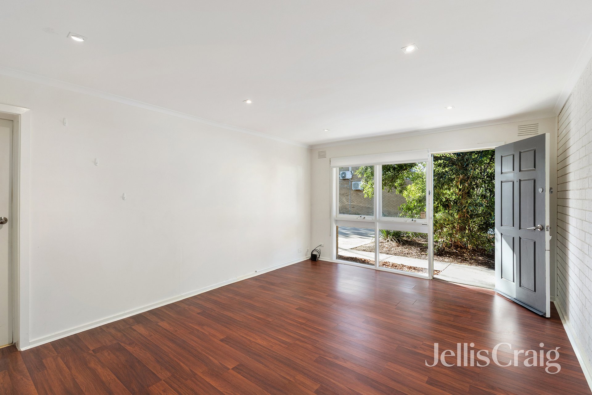 7/12 Parkview Avenue, Greensborough image 6