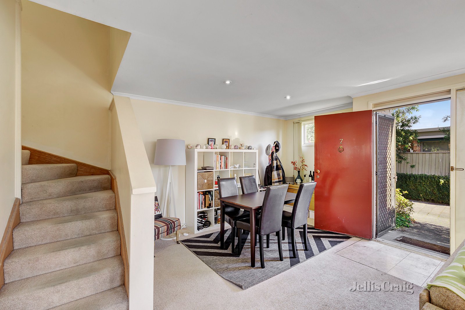 7/12 Wynyeh Street, Malvern East image 2