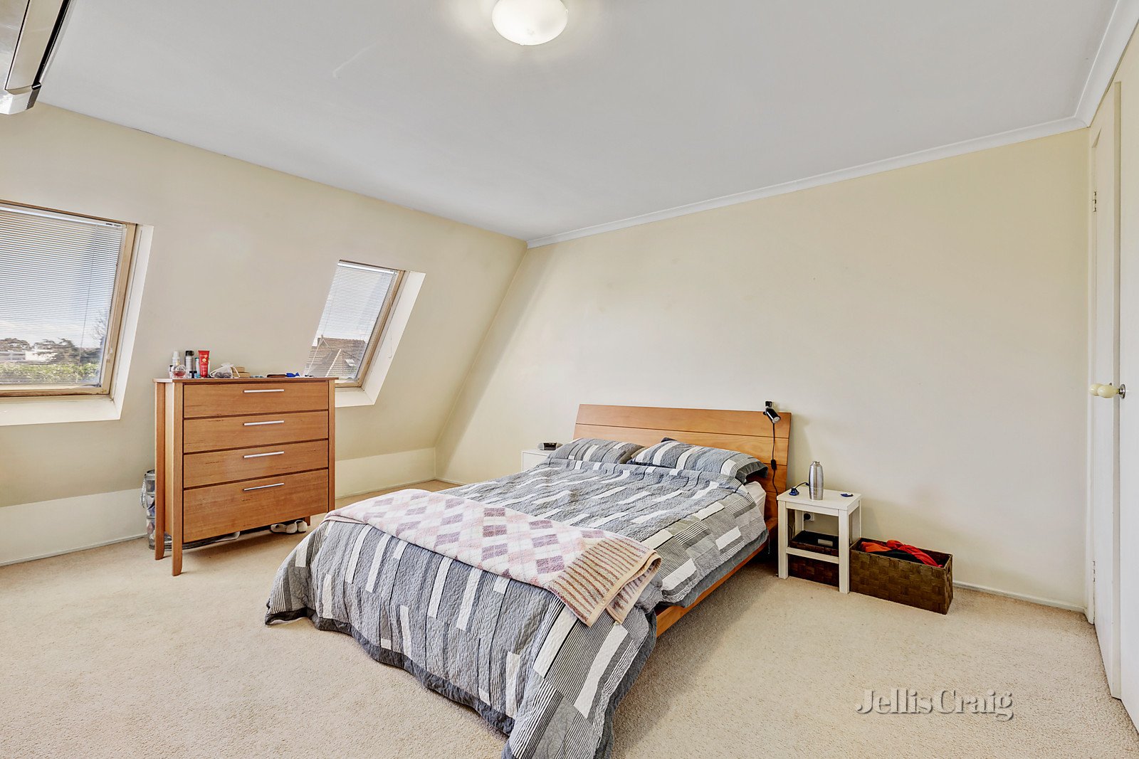 7/12 Wynyeh Street, Malvern East image 10