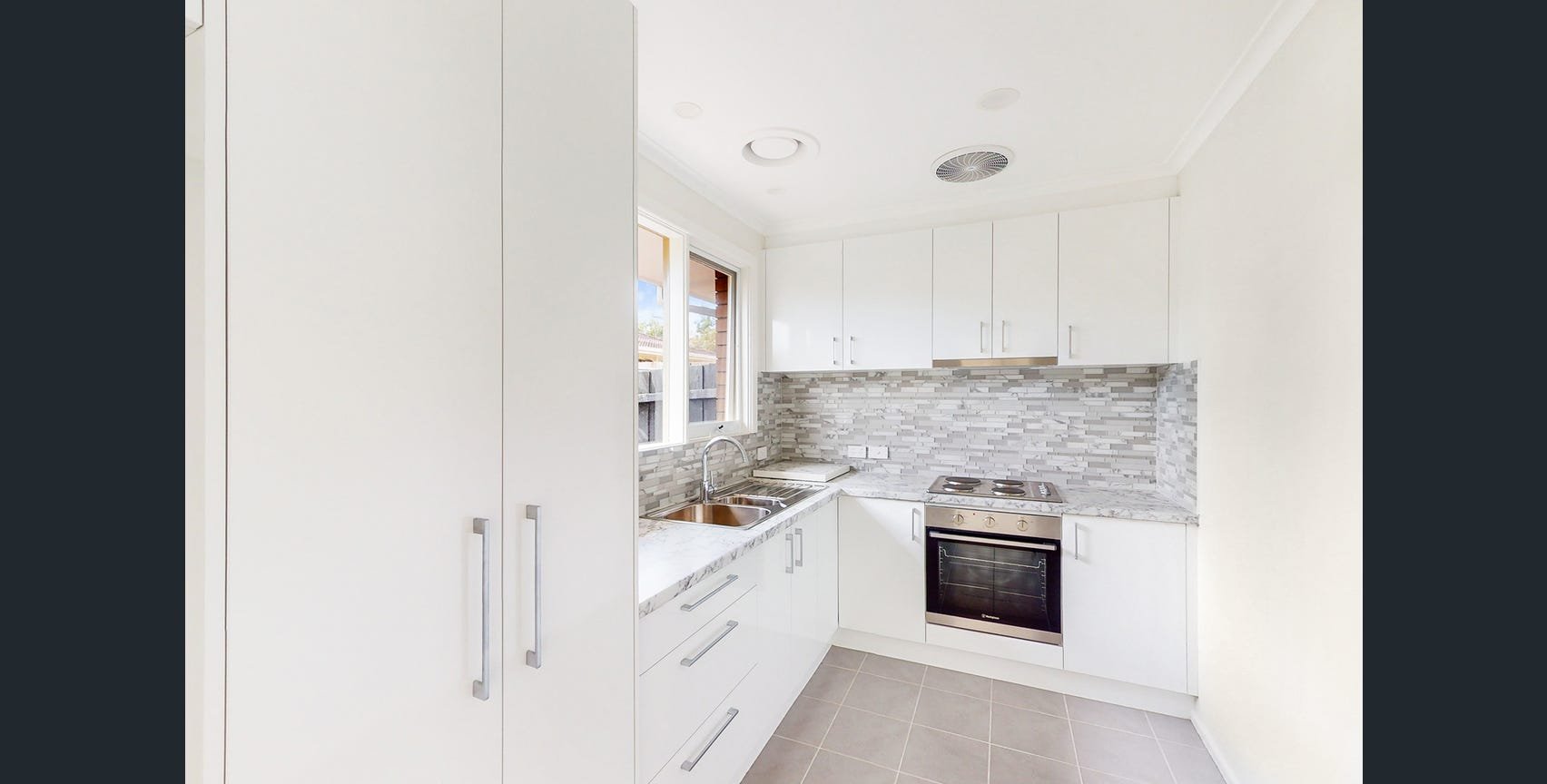 7/125 Park Road, Cheltenham image 2