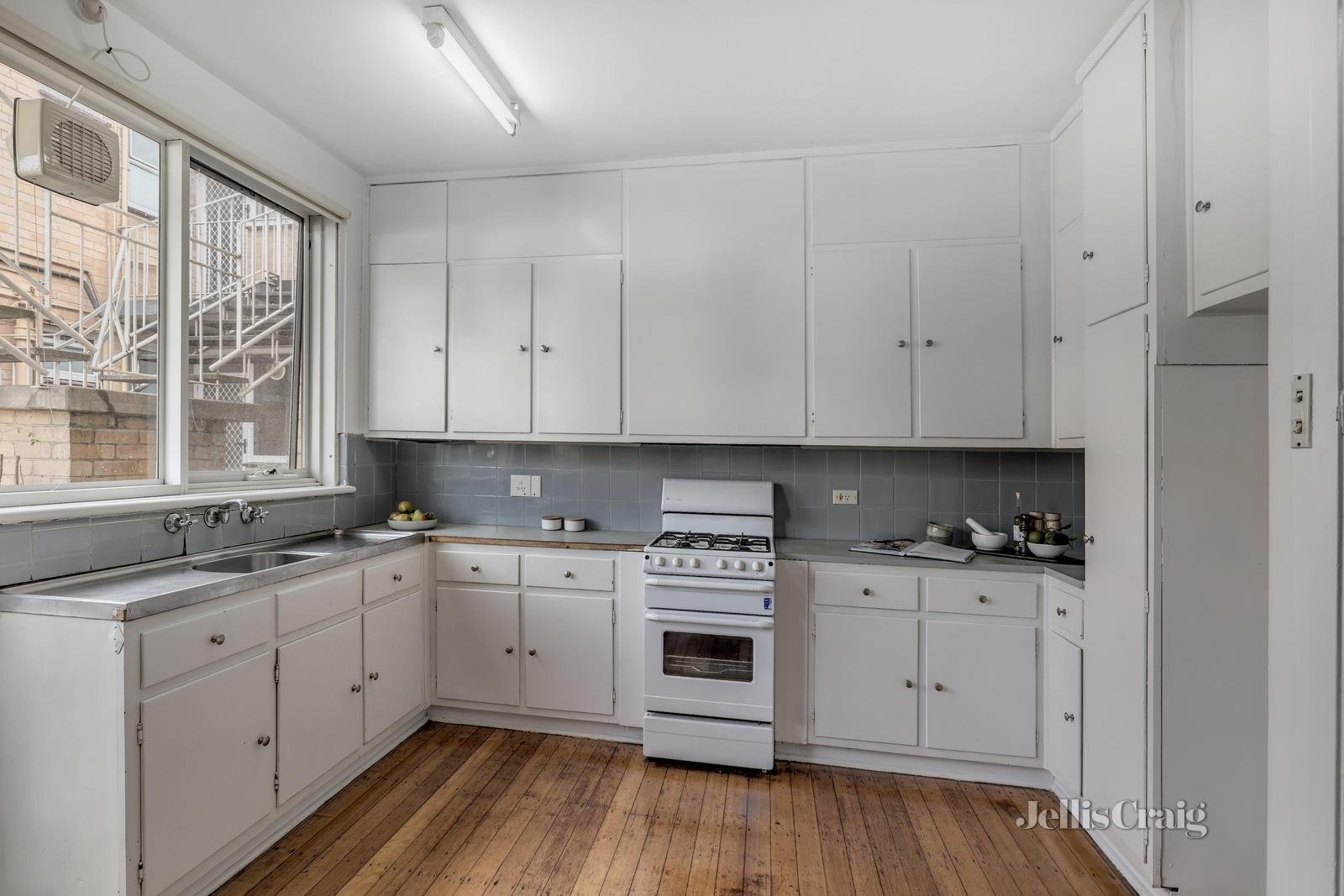 7/126 Wattle Valley Road, Camberwell image 2