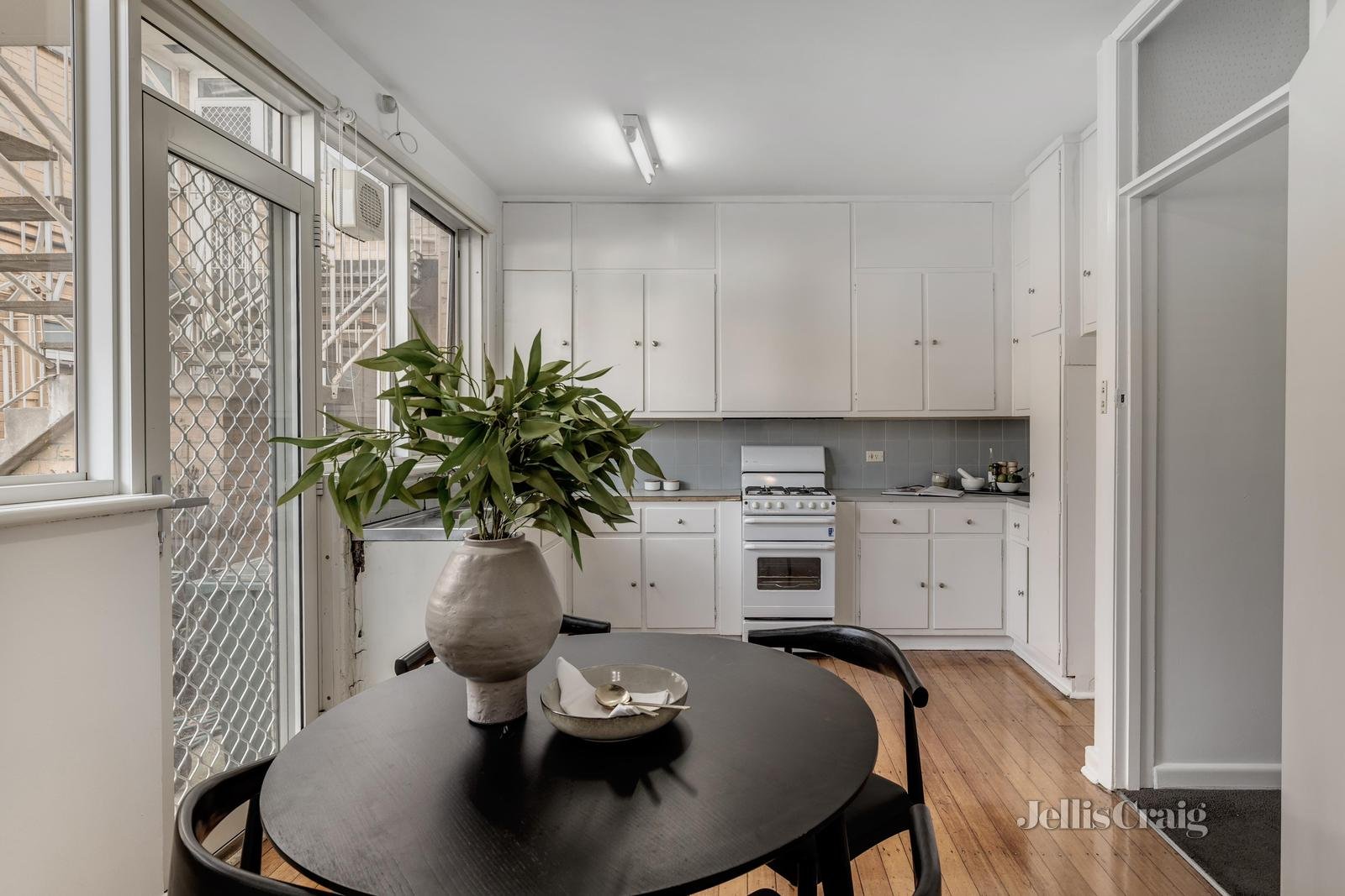 7/126 Wattle Valley Road, Camberwell image 6