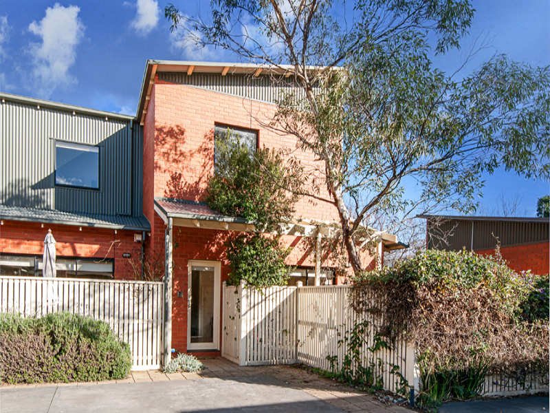 7/13 Blackwood Street, Yarraville image 1