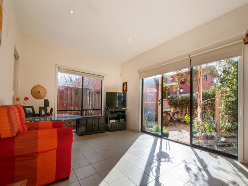 7/13 Blackwood Street, Yarraville image 3