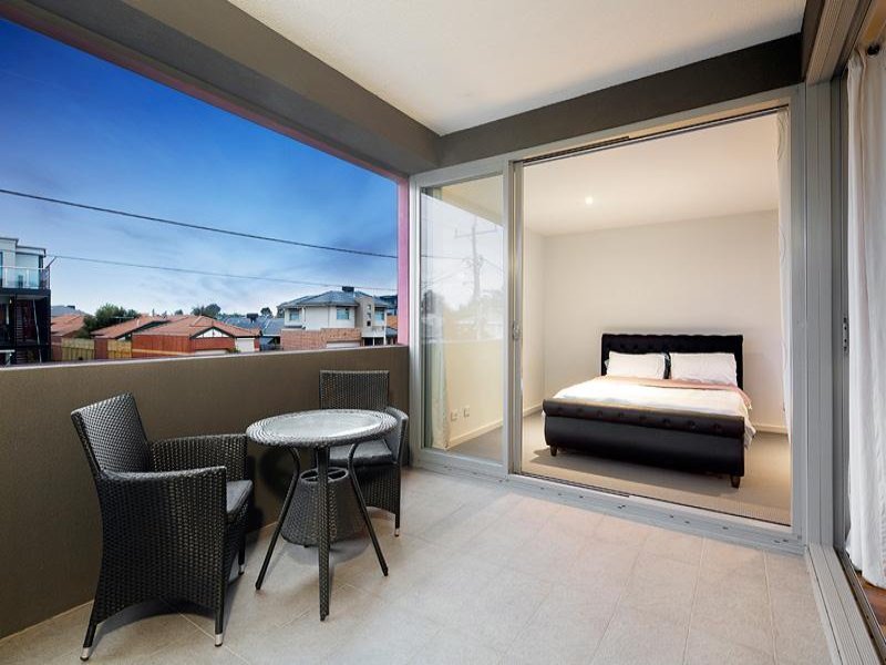 7/13 Winifred Street, Essendon image 4