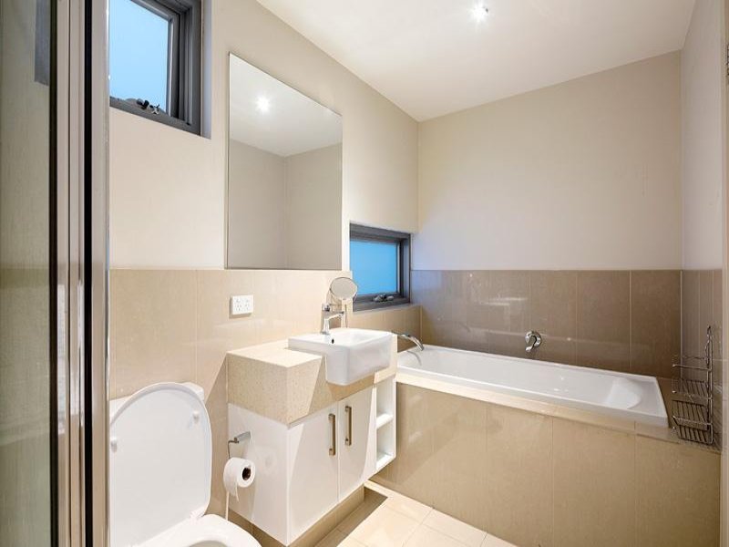 7/13 Winifred Street, Essendon image 6