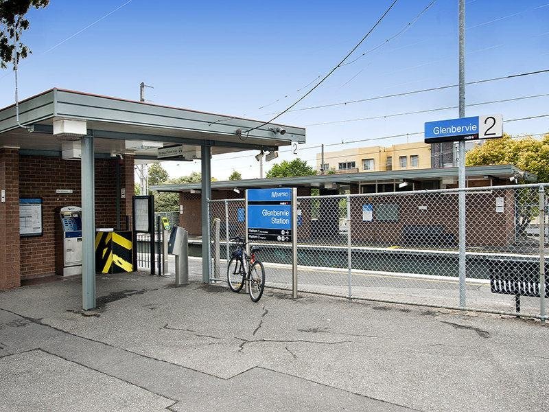 7/13 Winifred Street, Essendon image 9