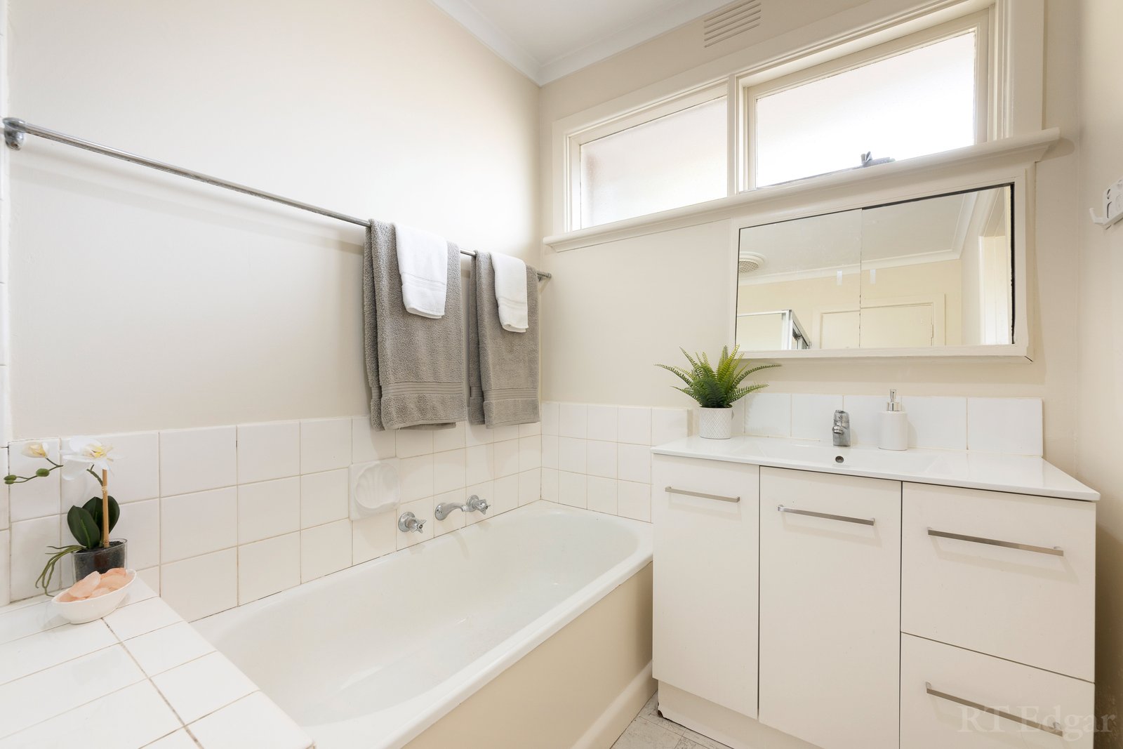 Property Gallery Thumbnail 8