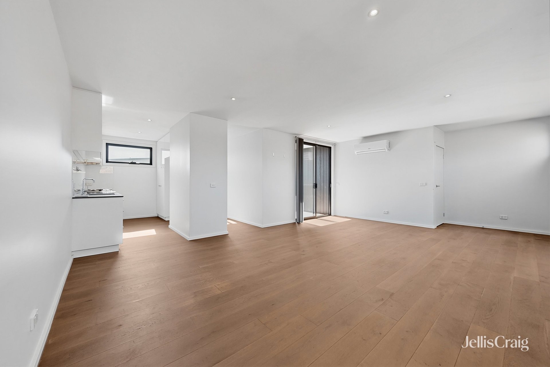 7/1317A Nepean Highway, Cheltenham image 2