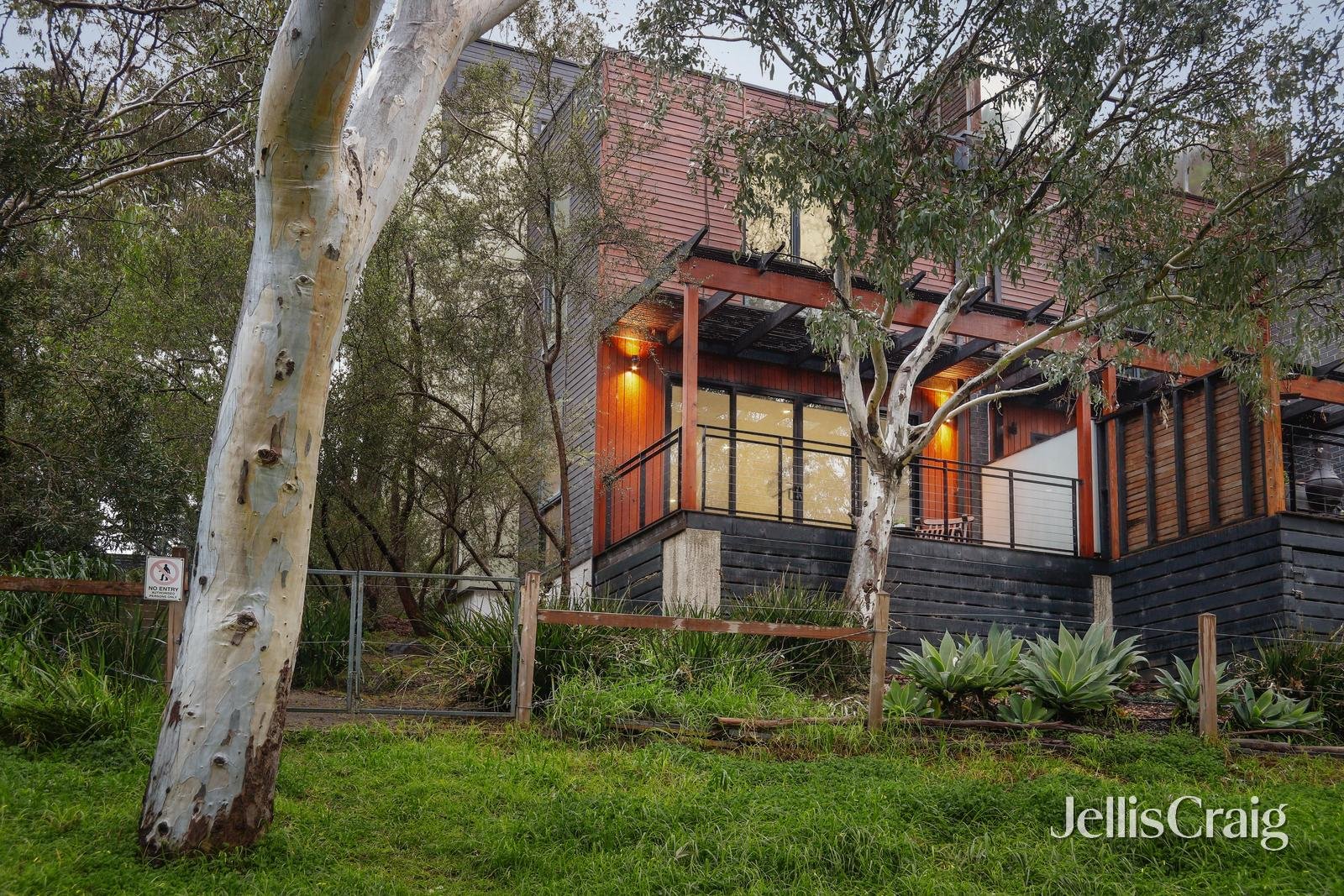 7/139 Bond Street, Ivanhoe image 2