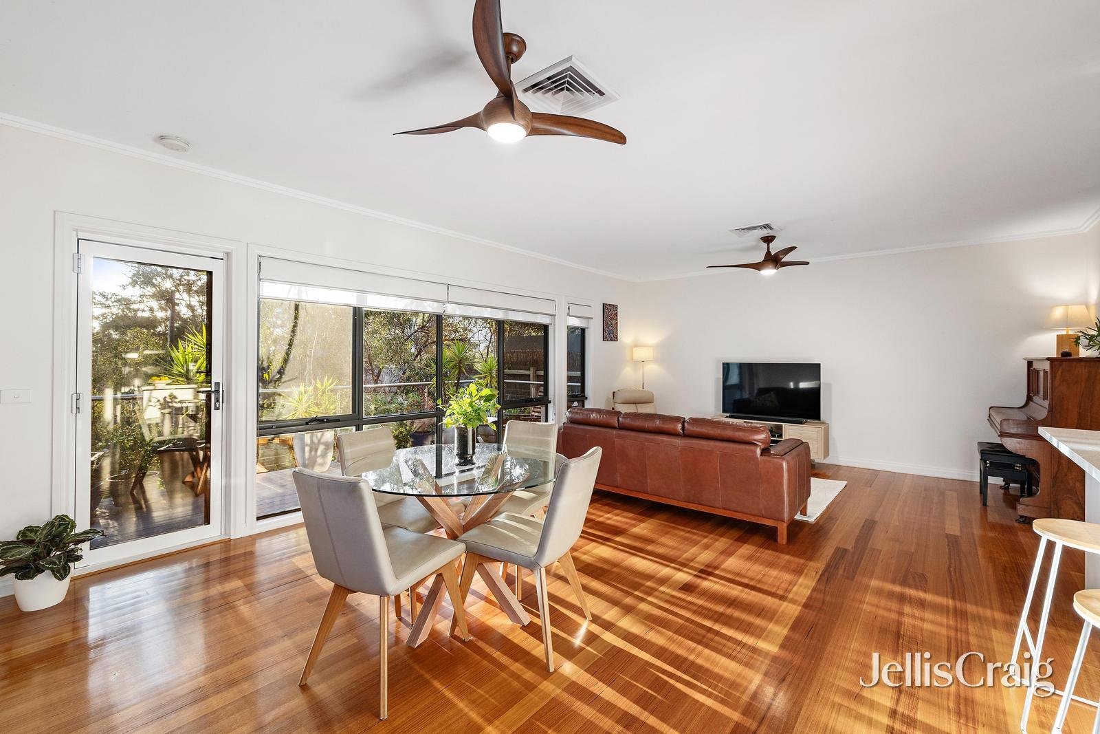 7/14 Carnon Street, Greensborough image 5