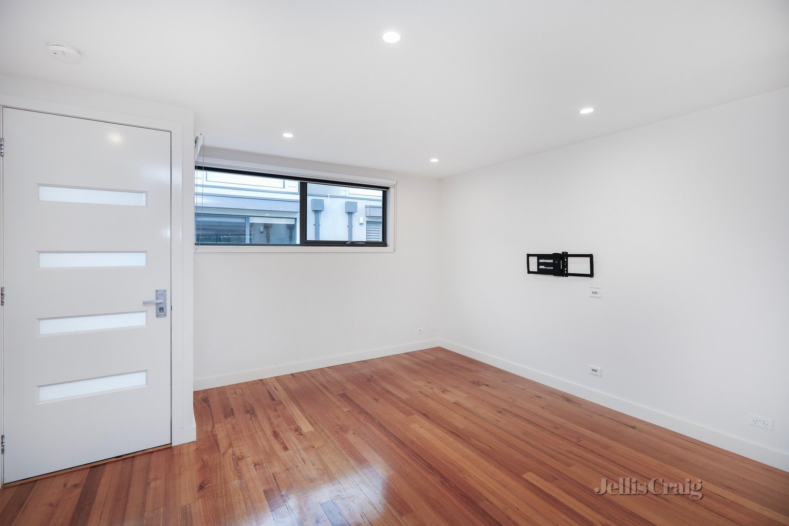 7/14 Collins Avenue, Altona North image 7