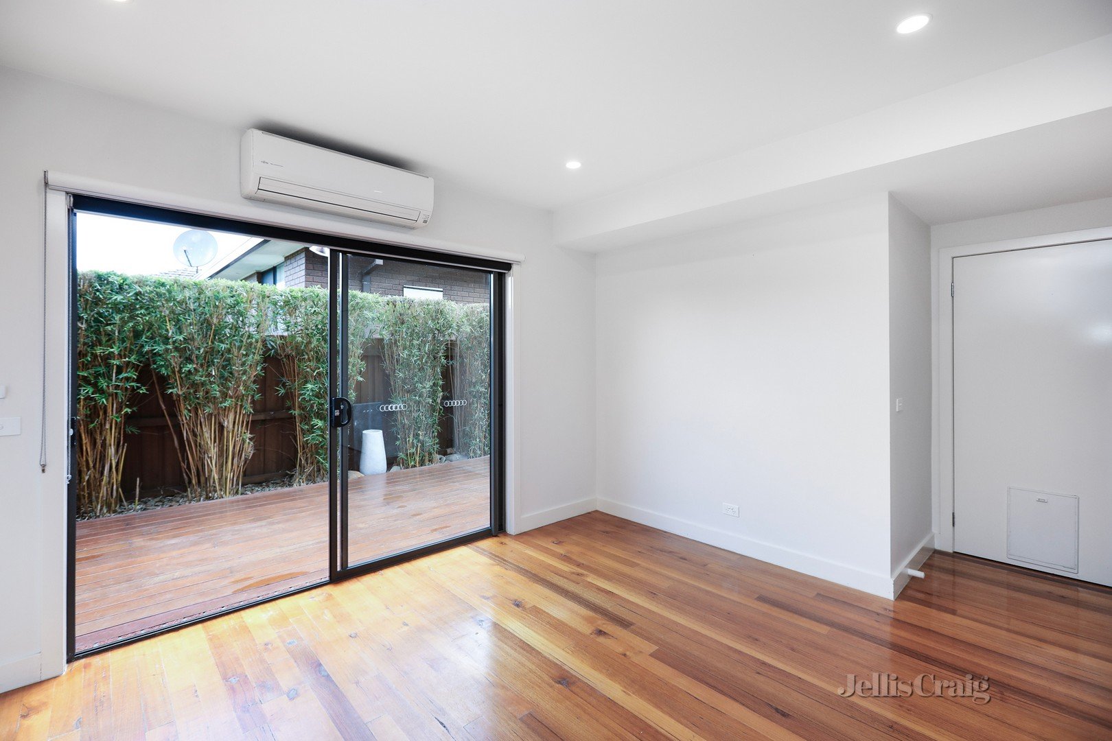 7/14 Collins Avenue, Altona North image 5