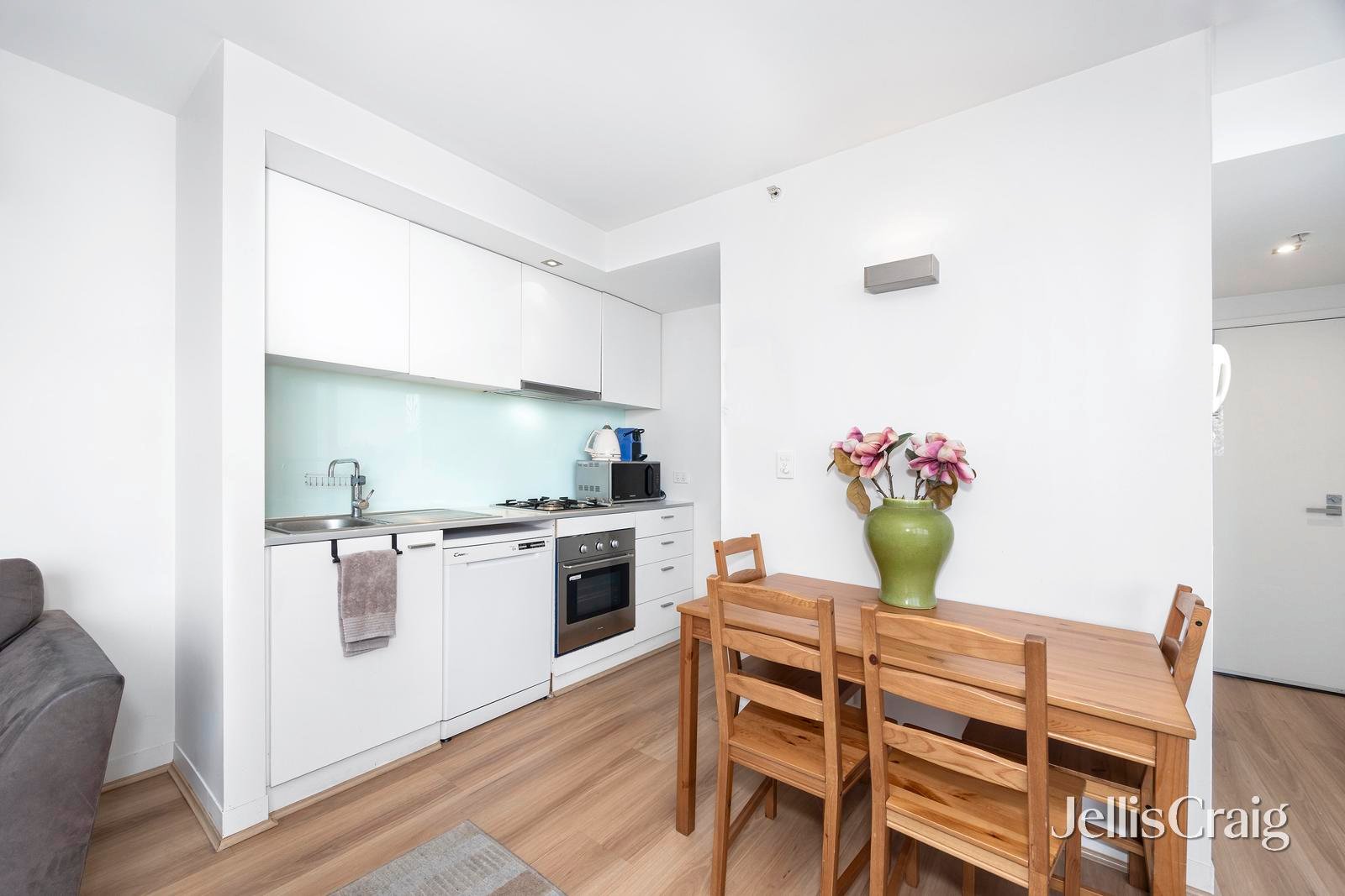 714/377 Burwood Road, Hawthorn image 5