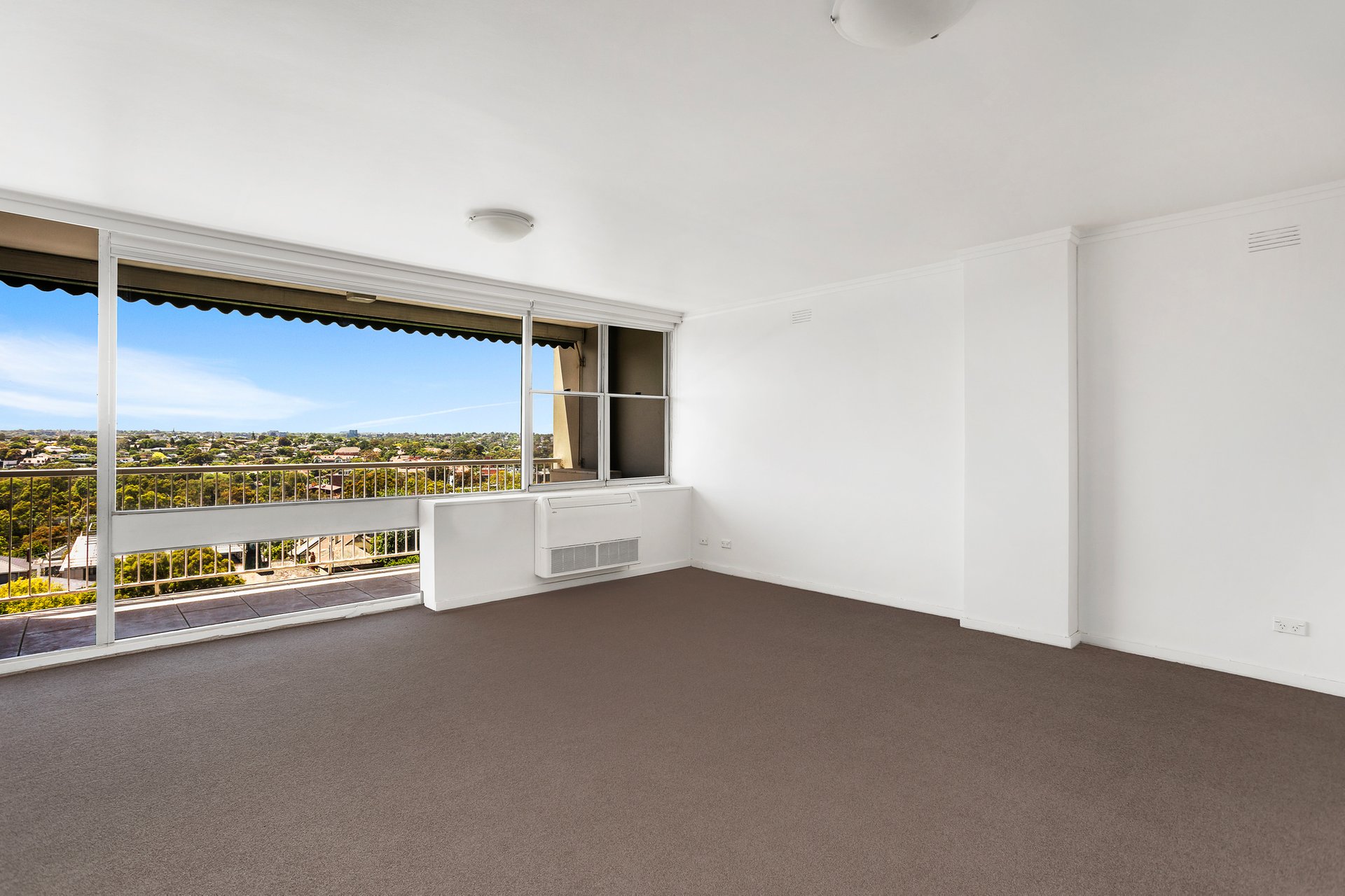 Property Gallery - Main Image