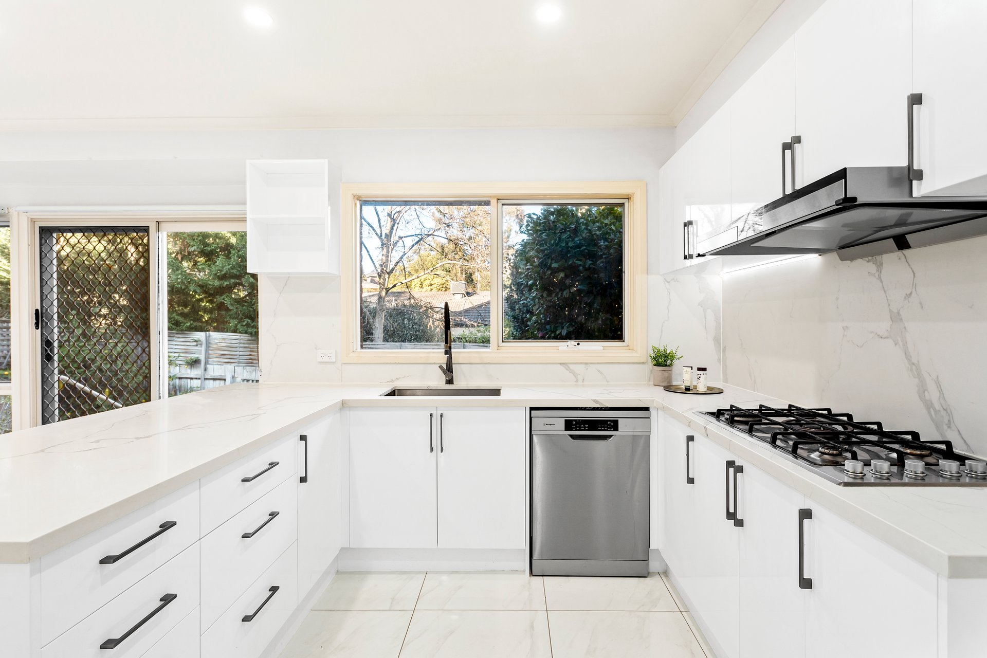 Property Gallery Thumbnail 3
