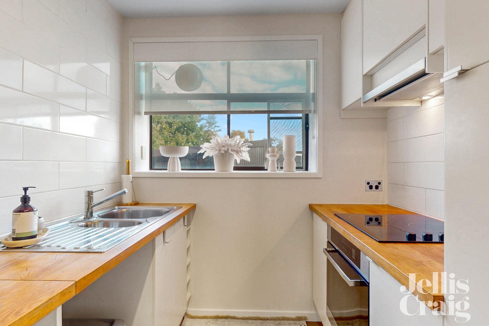 7/15 Shaftesbury Street, Essendon image 4