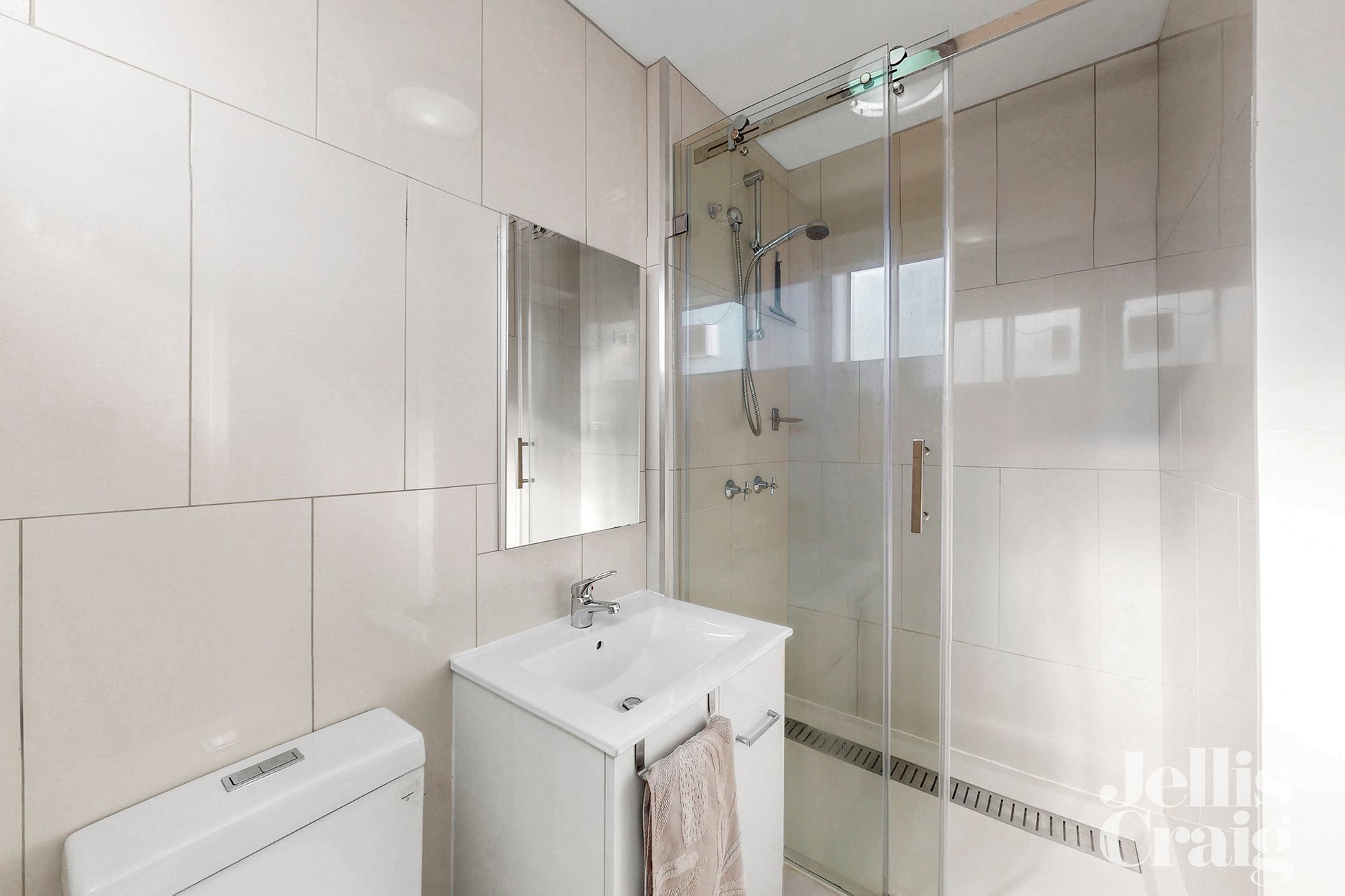 7/15 Shaftesbury Street, Essendon image 10