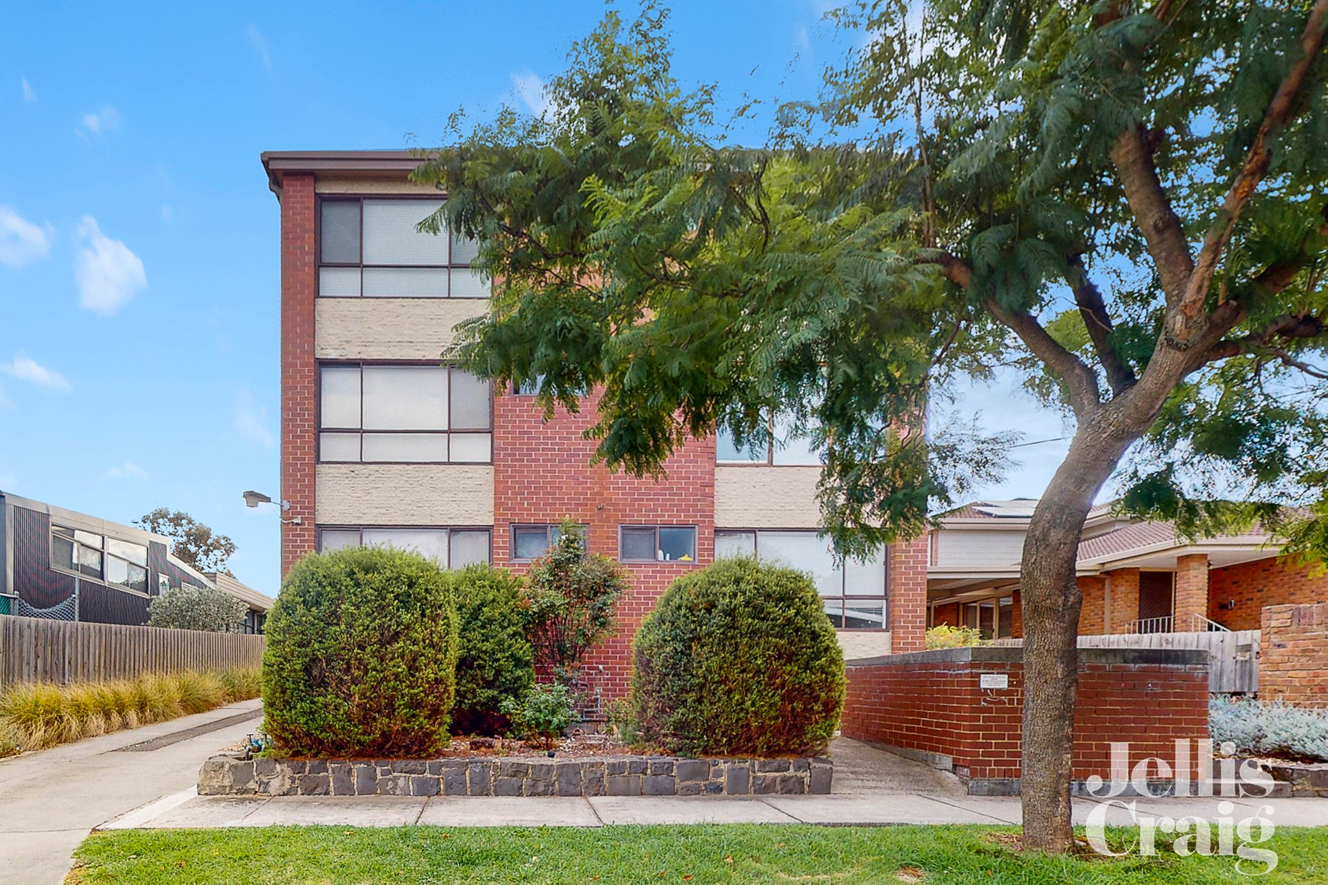 7/15 Shaftesbury Street, Essendon image 2