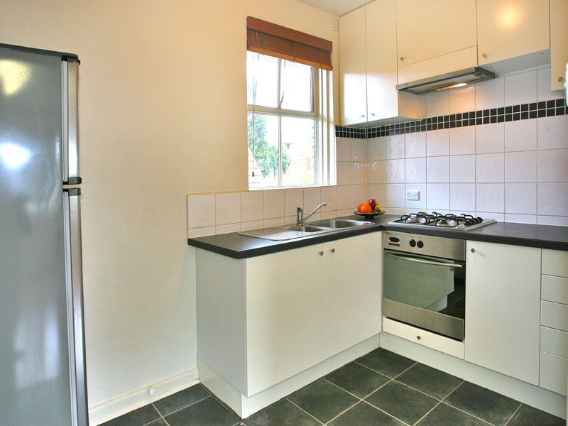 7/151 Glenhuntly Road, Elwood image 3
