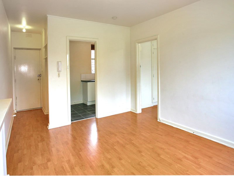 7/151 Glenhuntly Road, Elwood image 6
