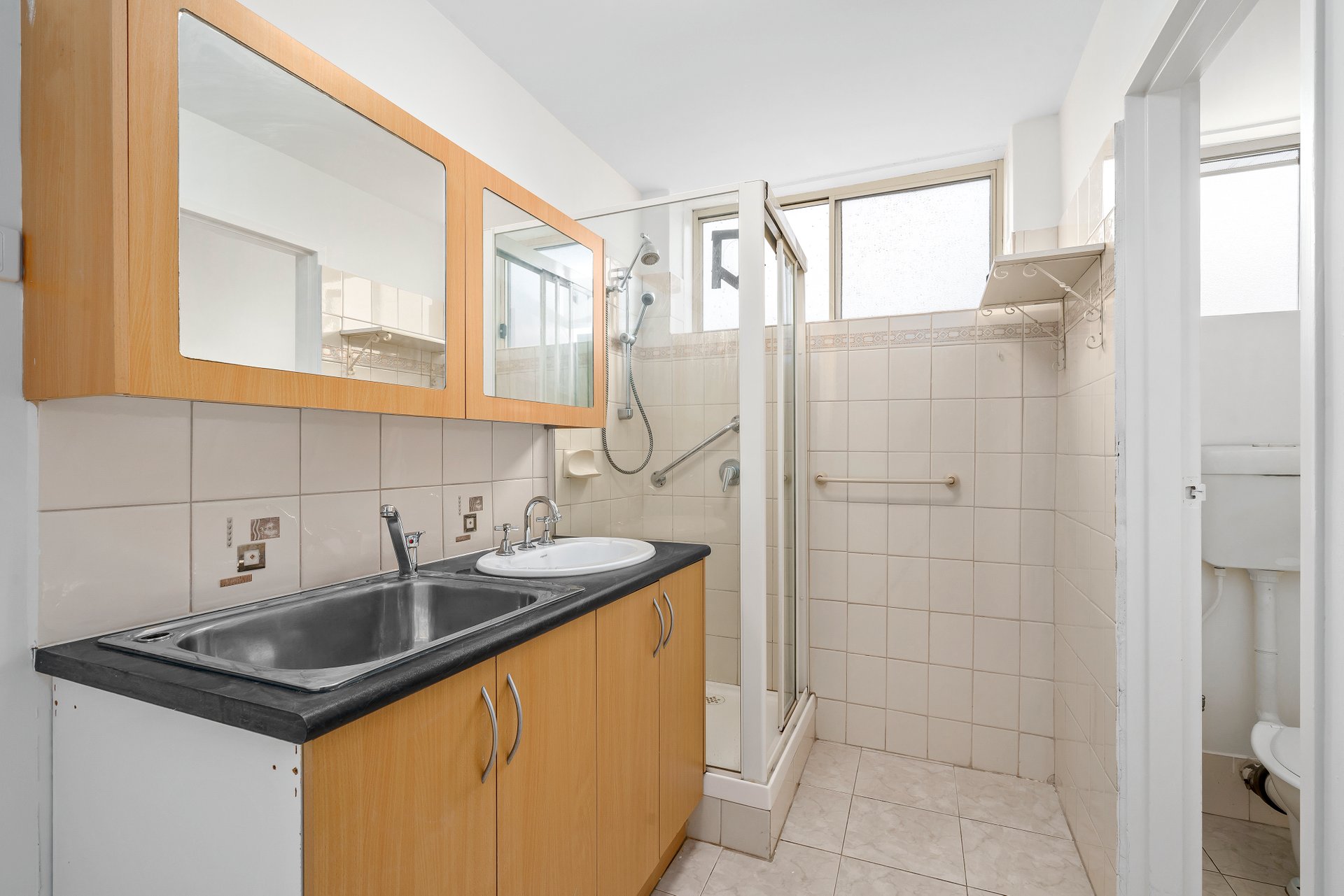 Property Gallery Thumbnail 6