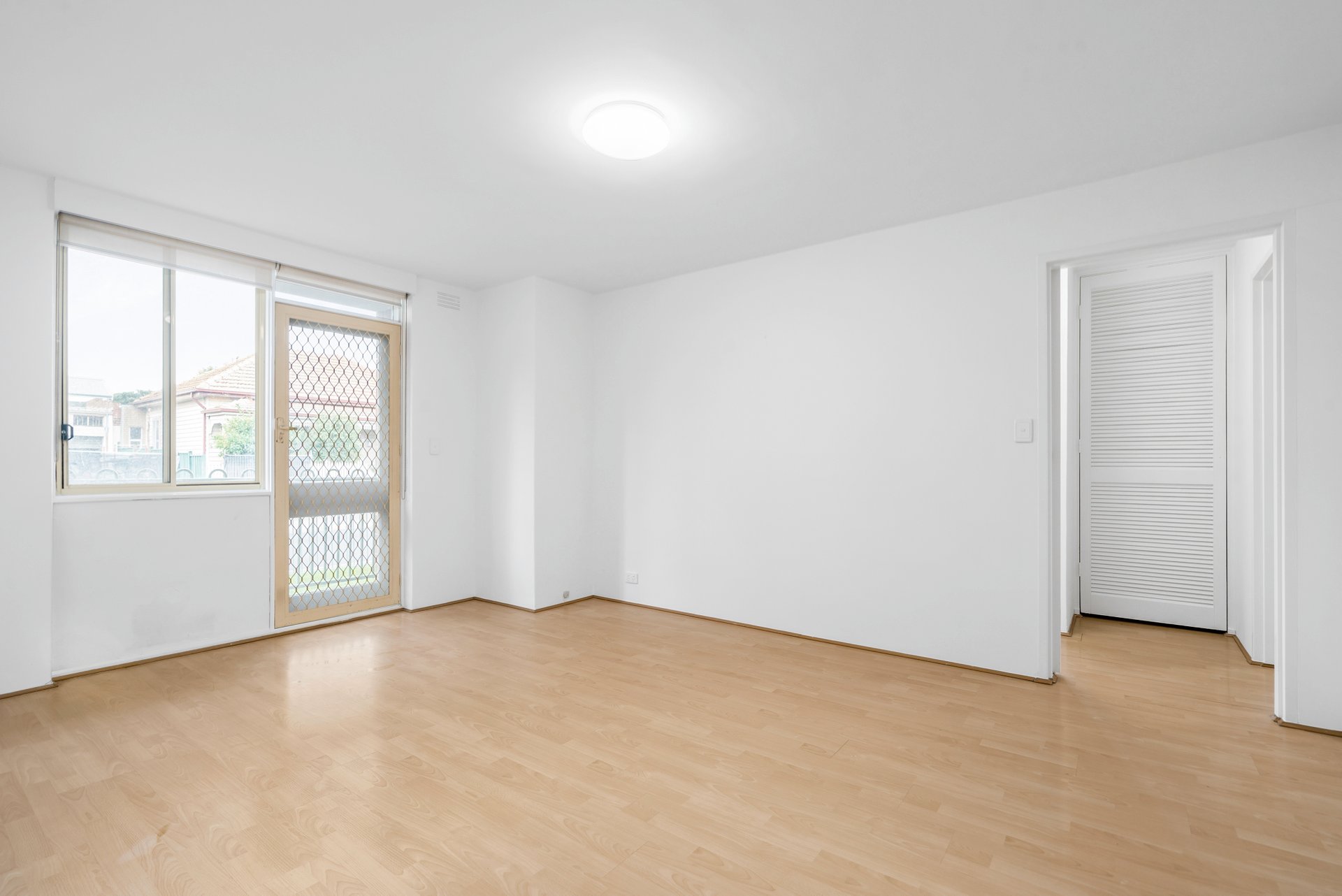 Property Gallery Thumbnail 3