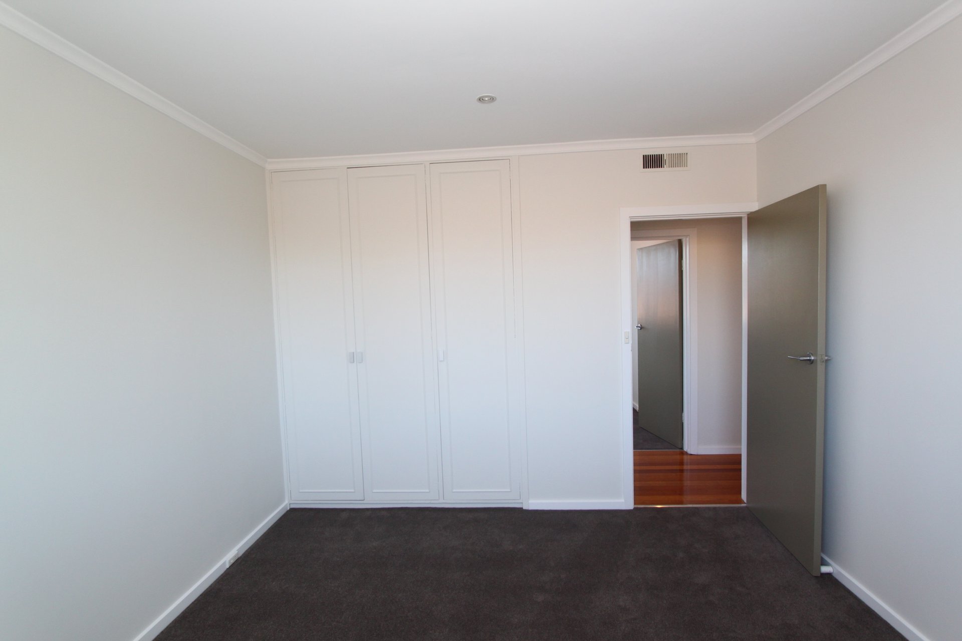 Property Gallery Thumbnail 7