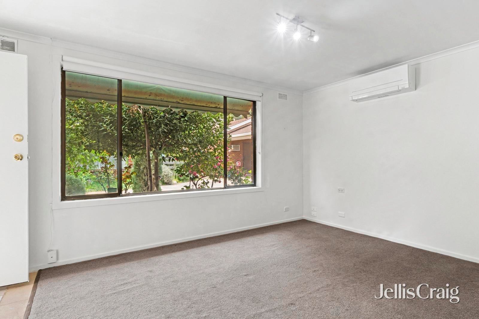 7/16 Greenhill Avenue, Castlemaine image 3