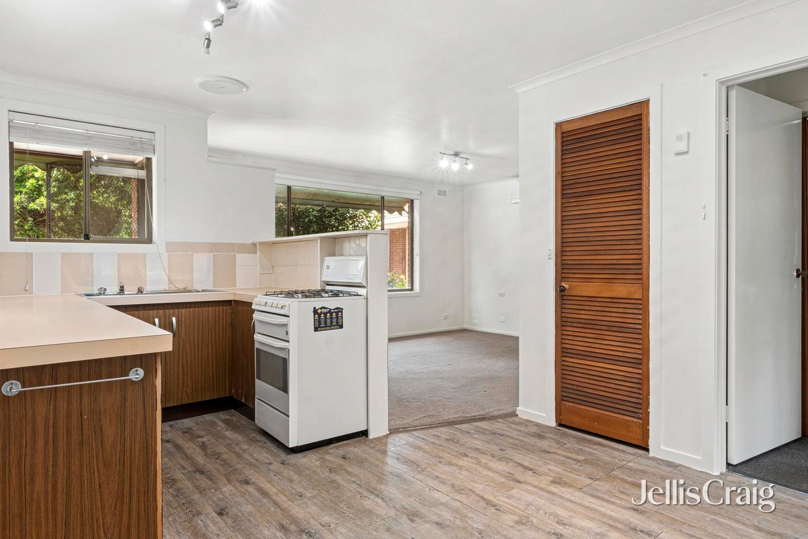 7/16 Greenhill Avenue, Castlemaine image 4