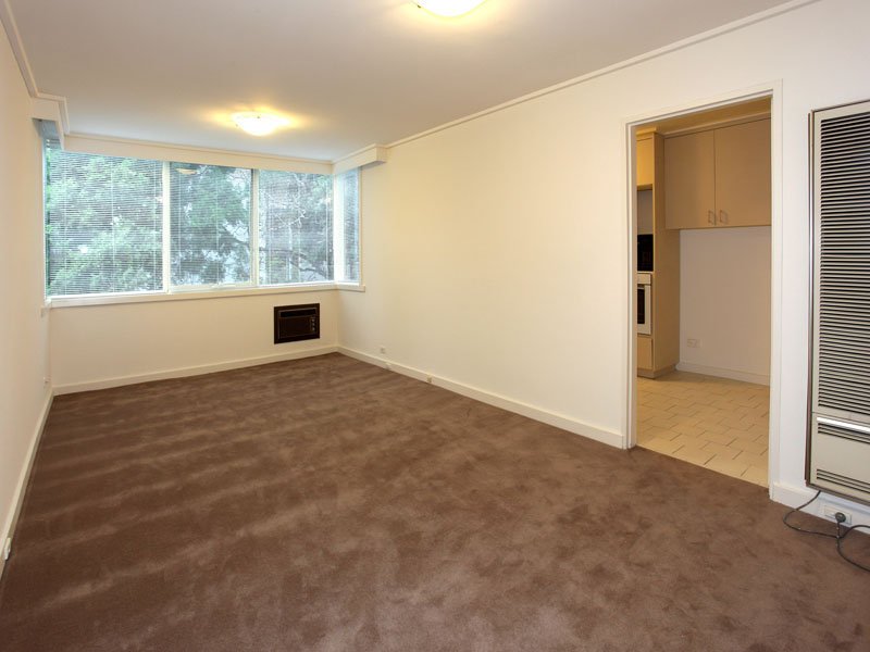 7/16 Kensington Road, South Yarra image 2