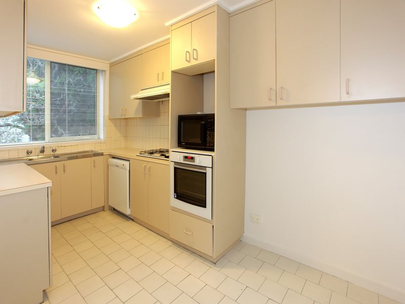7/16 Kensington Road, South Yarra image 3