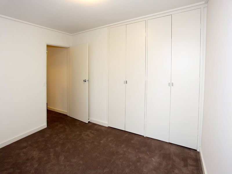 7/16 Kensington Road, South Yarra image 4