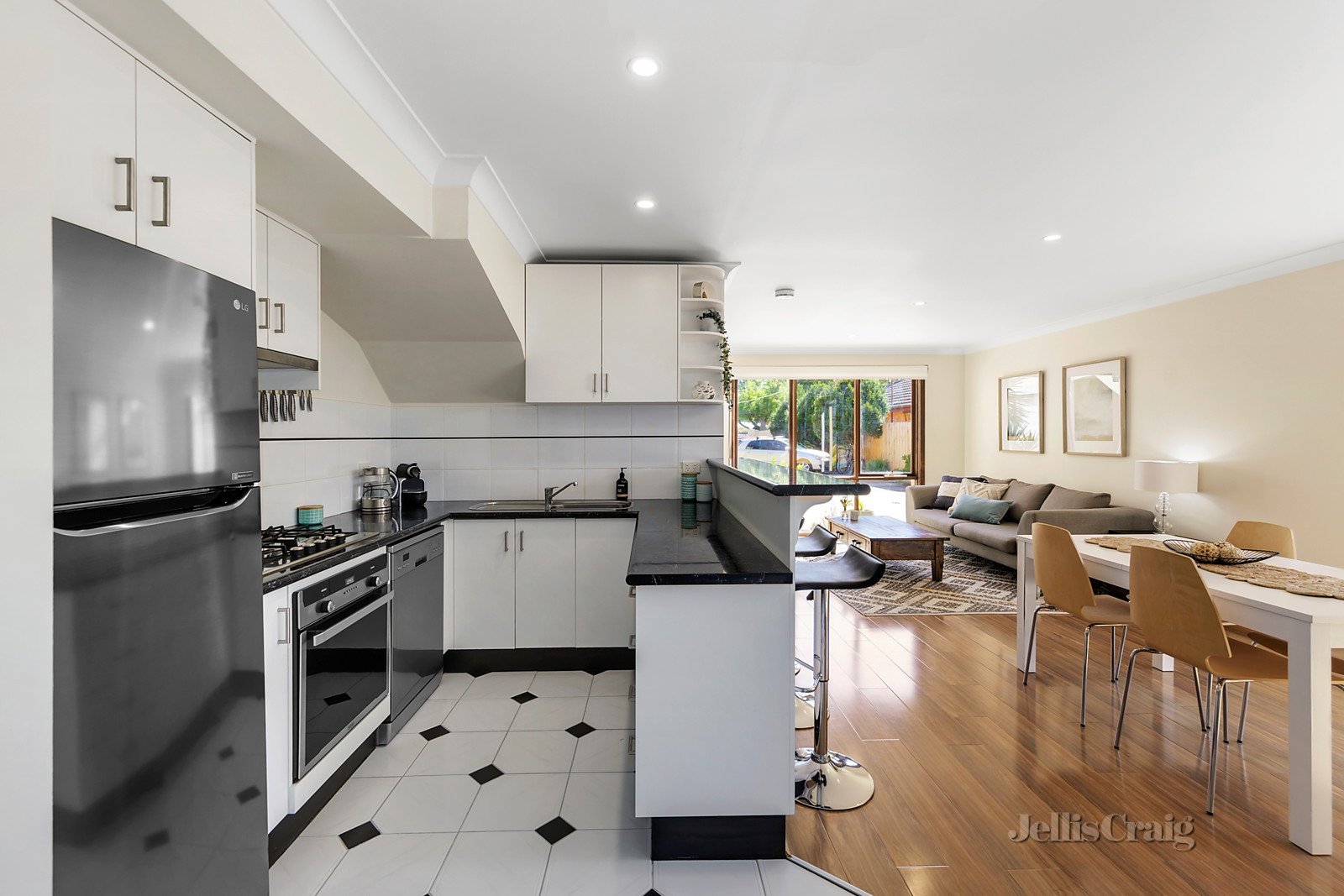 7/16 Marara Road, Caulfield South image 3