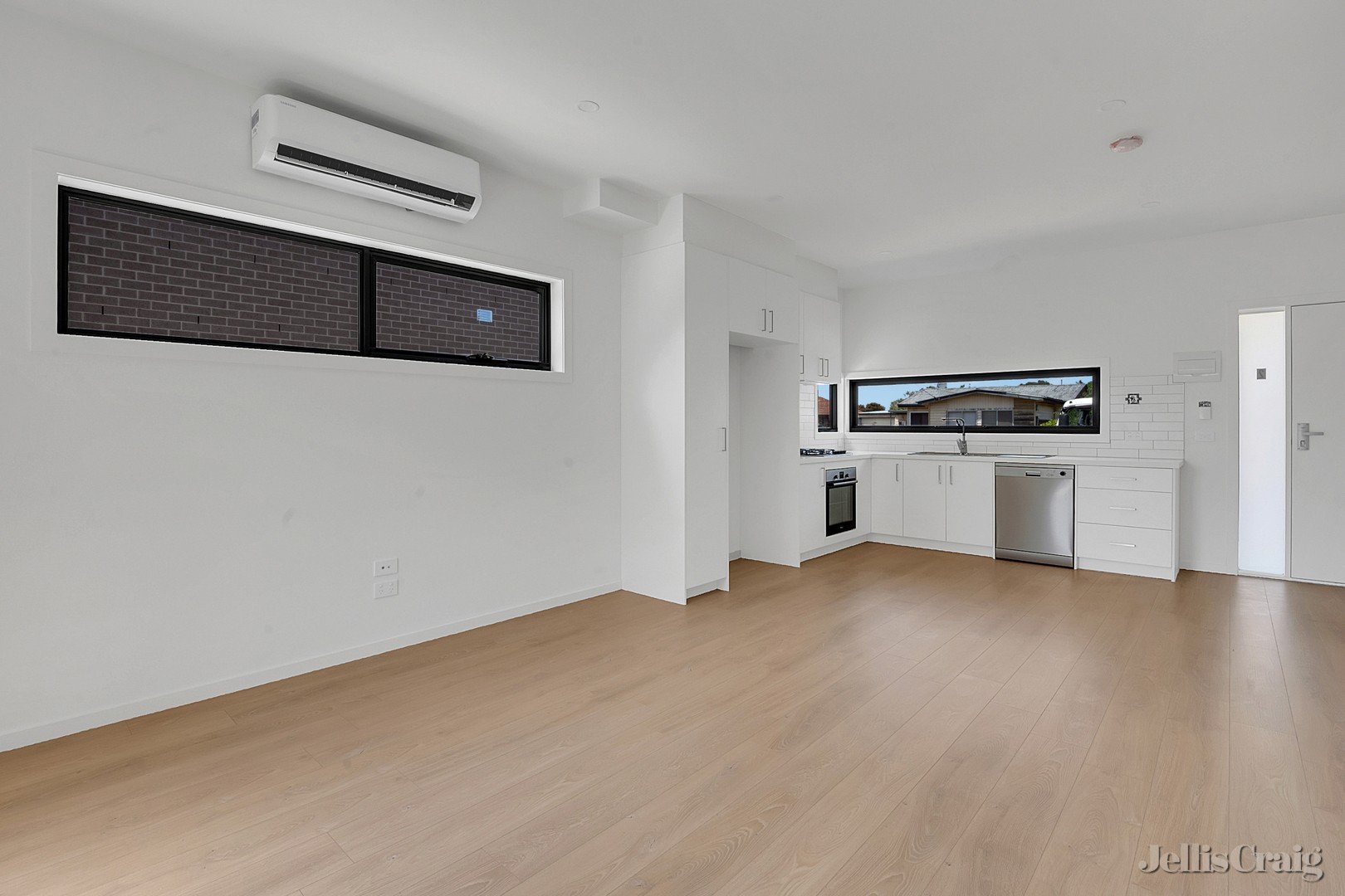 7/16 Mikado Street, Hadfield image 1