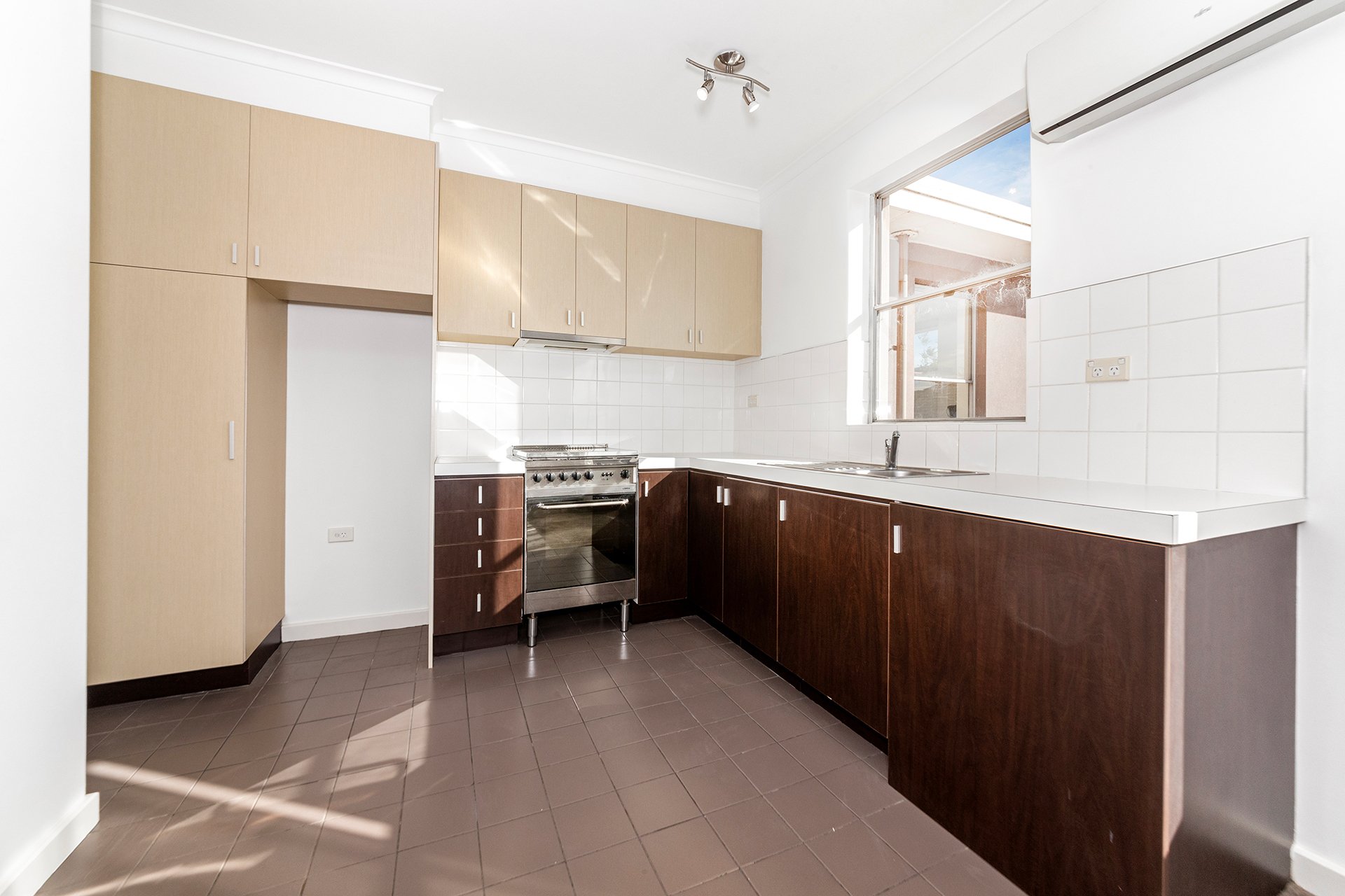 7 / 16 Warriston Street BRIGHTON