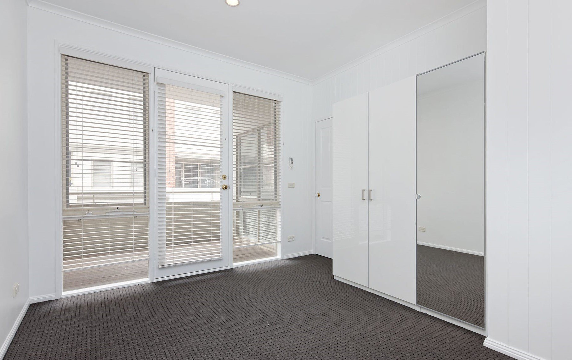 7/162 Stockmans Way, Kensington image 4