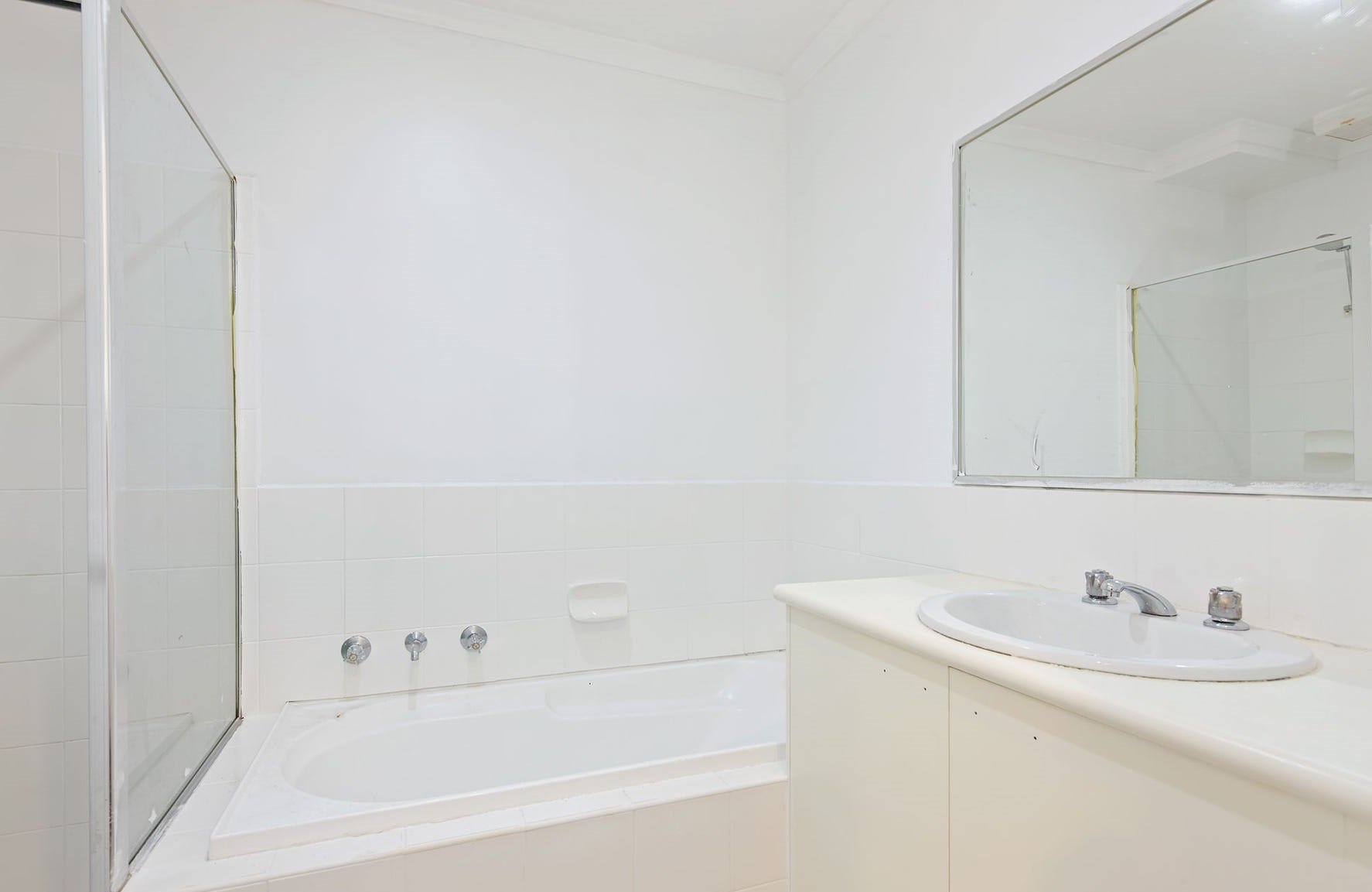 7/162 Stockmans Way, Kensington image 5
