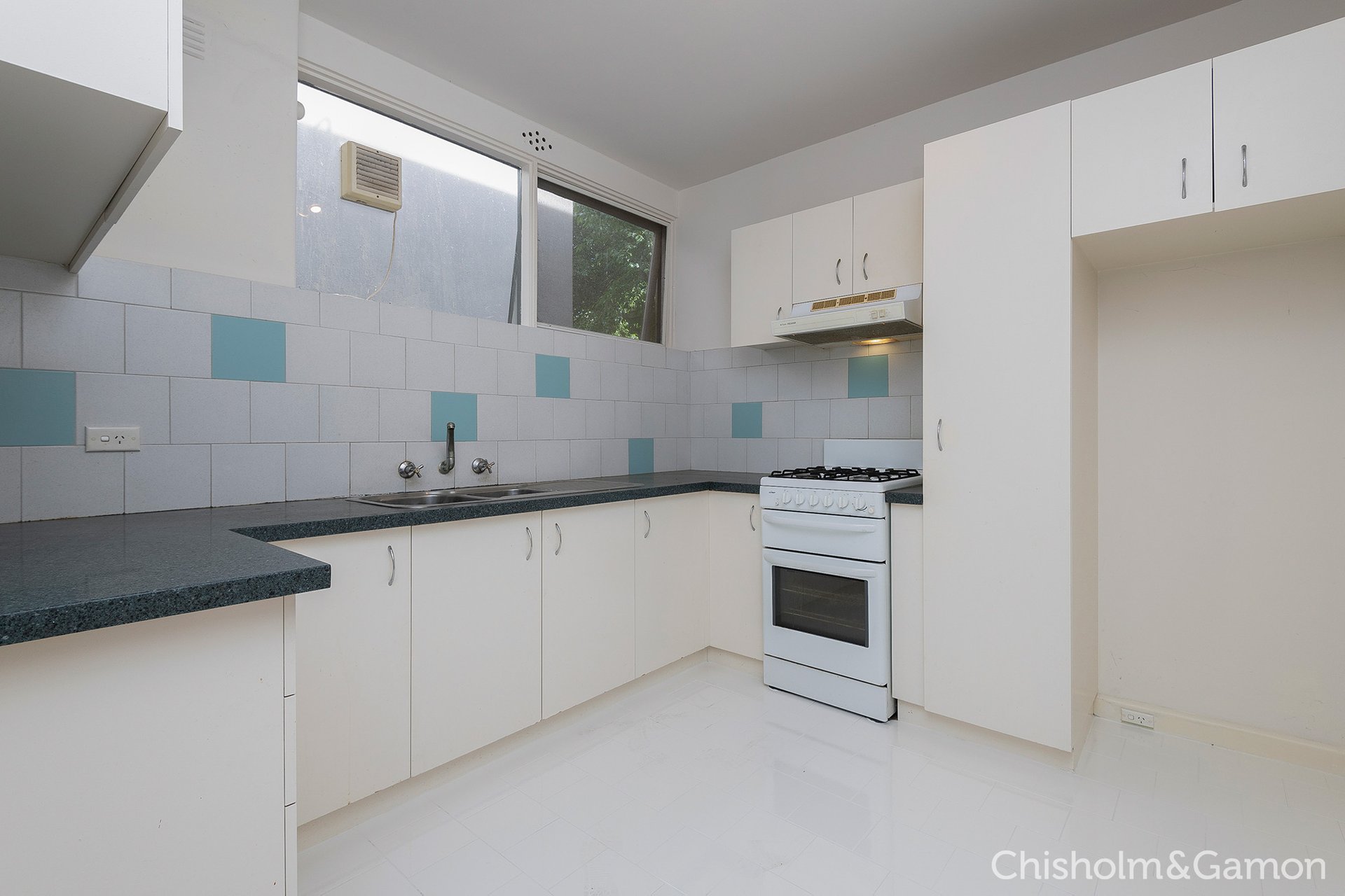 7/17 Dickens Street, Elwood image 3