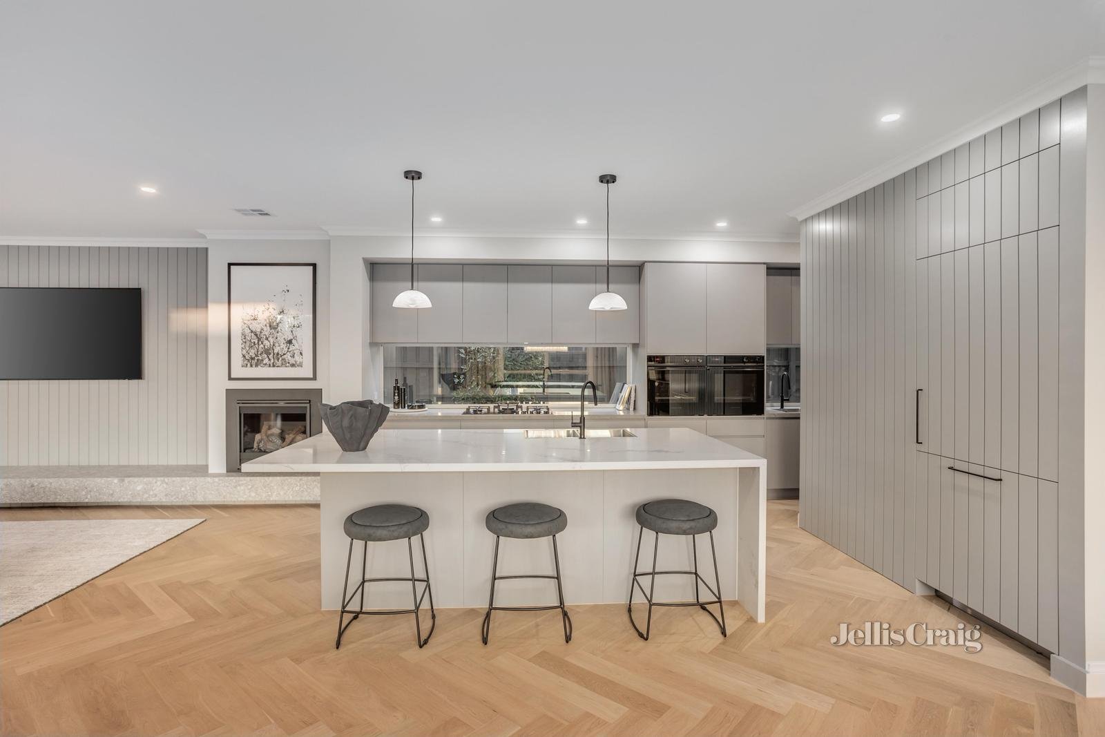 717 Waverley Road, Glen&nbsp;Waverley image 1