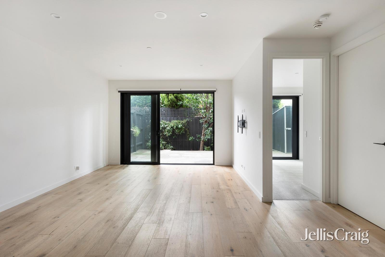 7/18 Hamilton Street, Bentleigh image 4