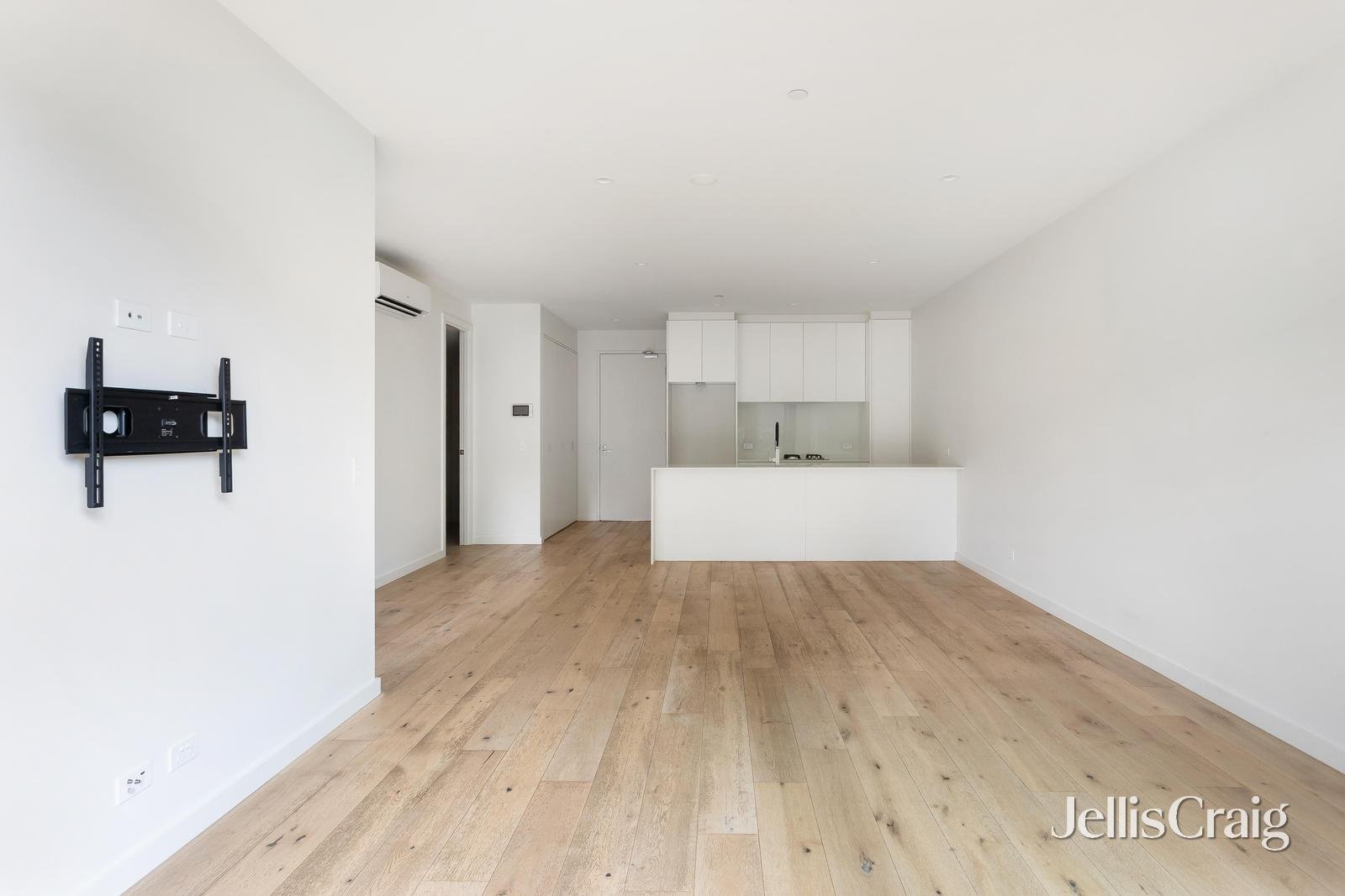 7/18 Hamilton Street, Bentleigh image 5