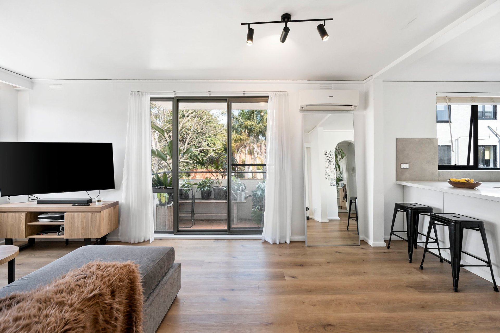 Property Gallery Thumbnail 3