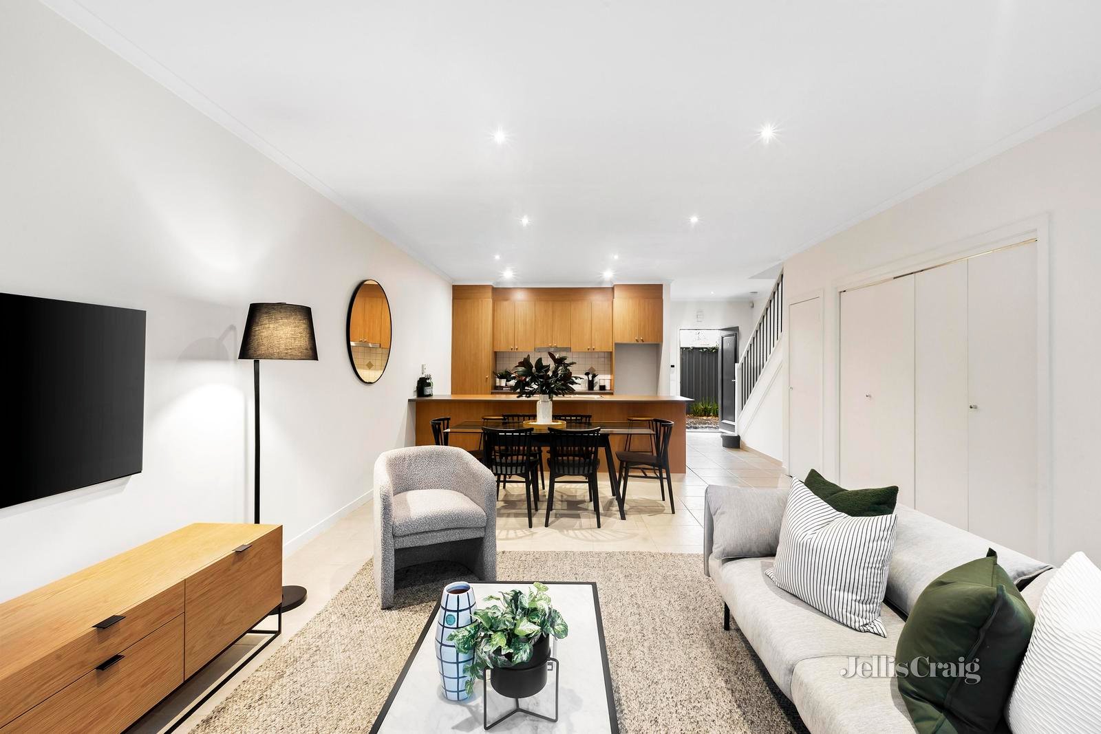 7/181 Melbourne Road, Williamstown image 2