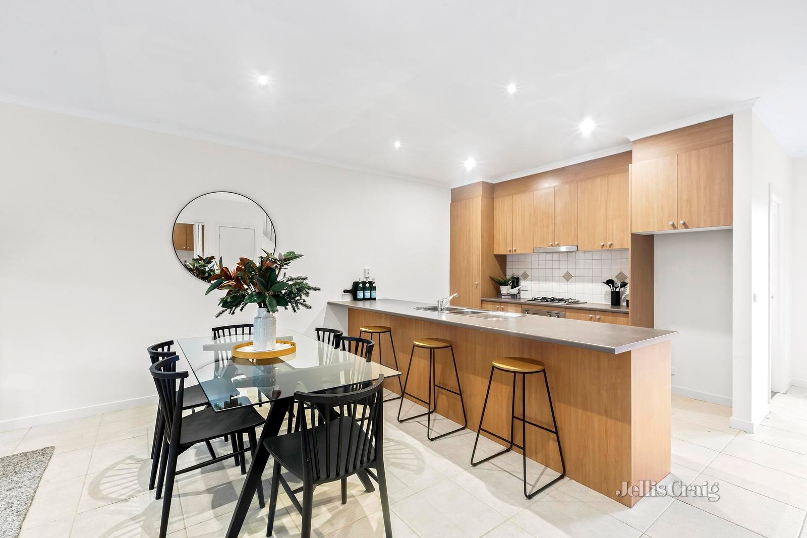 7/181 Melbourne Road, Williamstown image 3